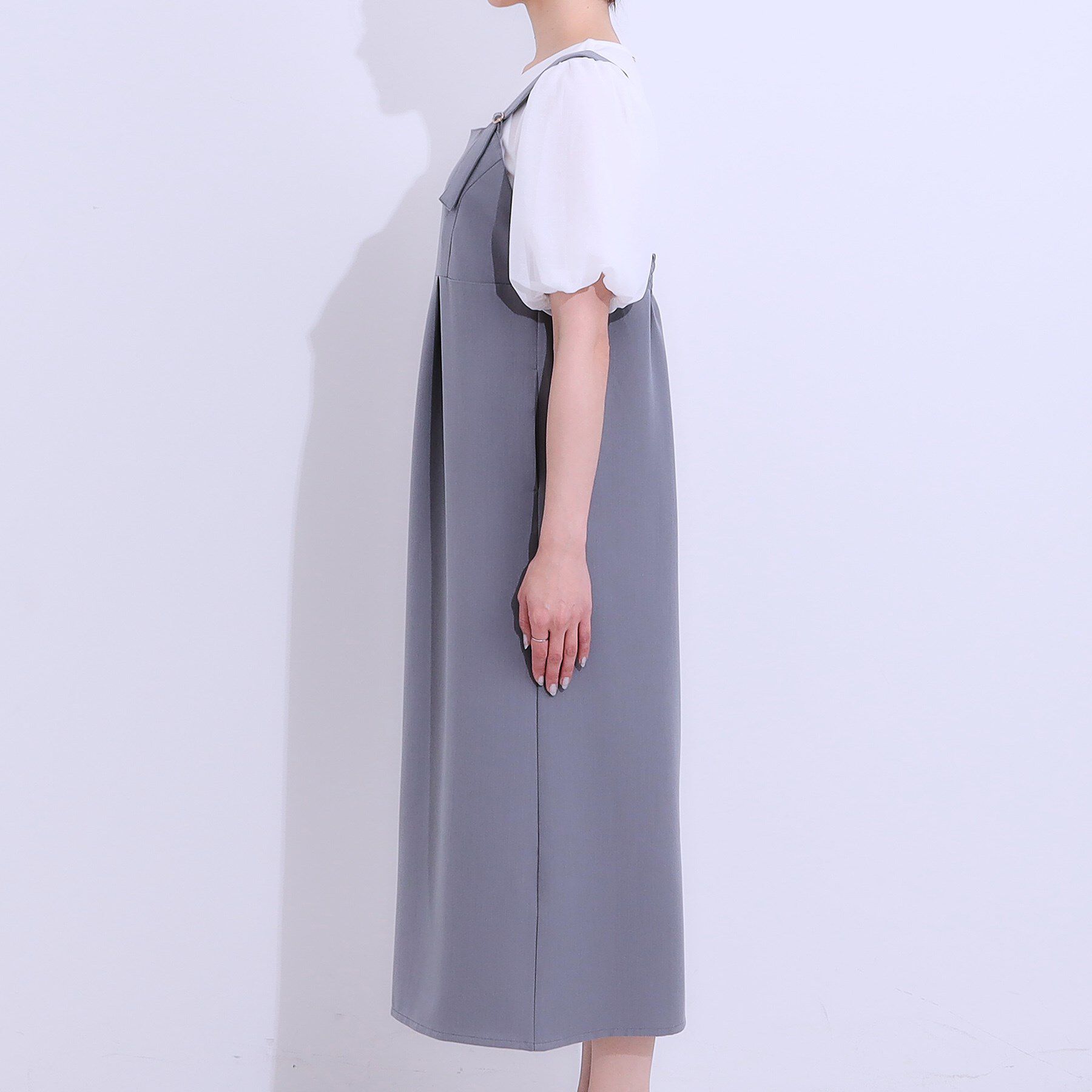 SHOO･LA･RUE「【S-LL/肩紐調整可能】Iラインシルエットですっきりと タック切替ジャンドレ」|ワンピース|