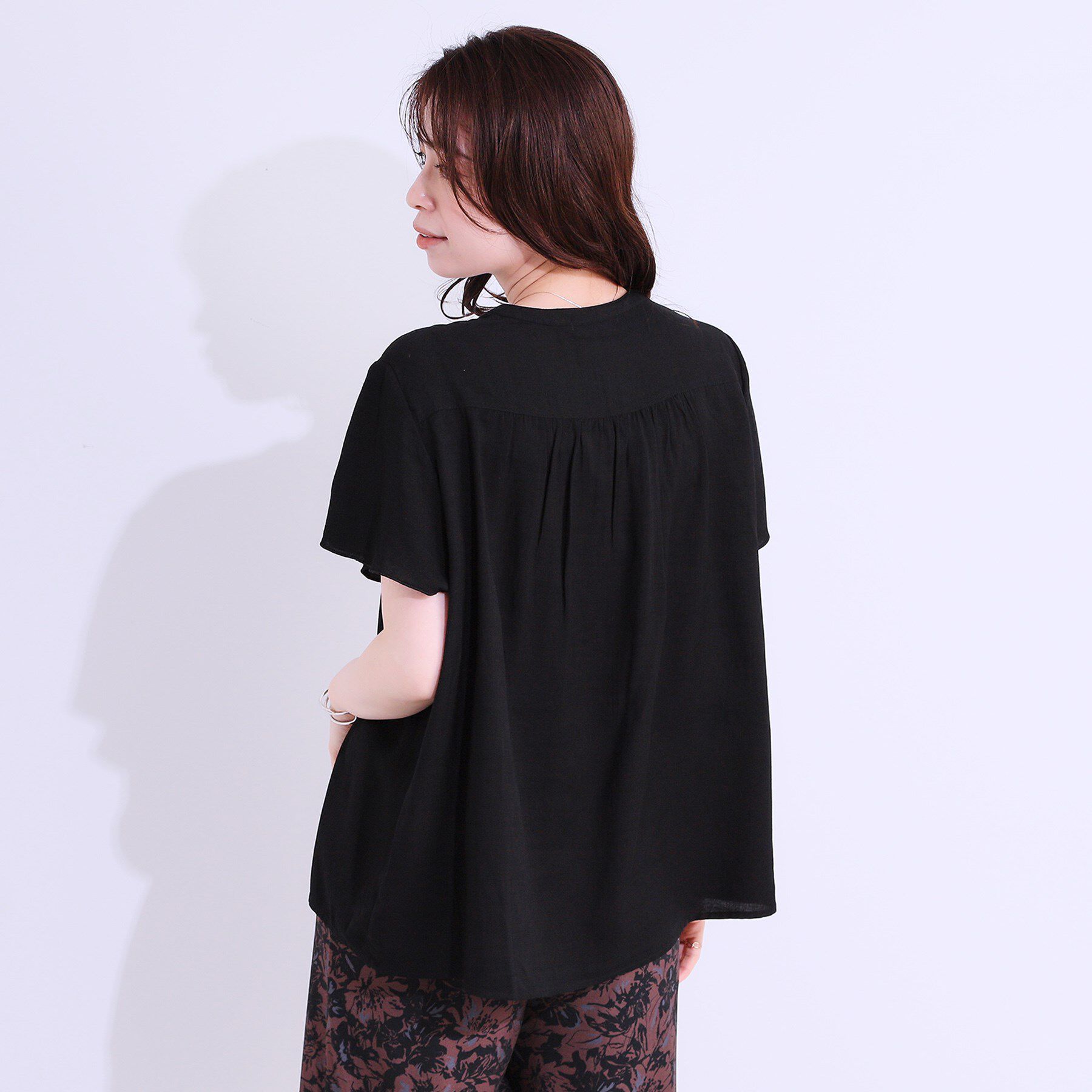 SHOO･LA･RUE「【洗える/S-LL】ふわりシルエットが涼しげ フロントボタンブラウス」|シャツ・ブラウス|