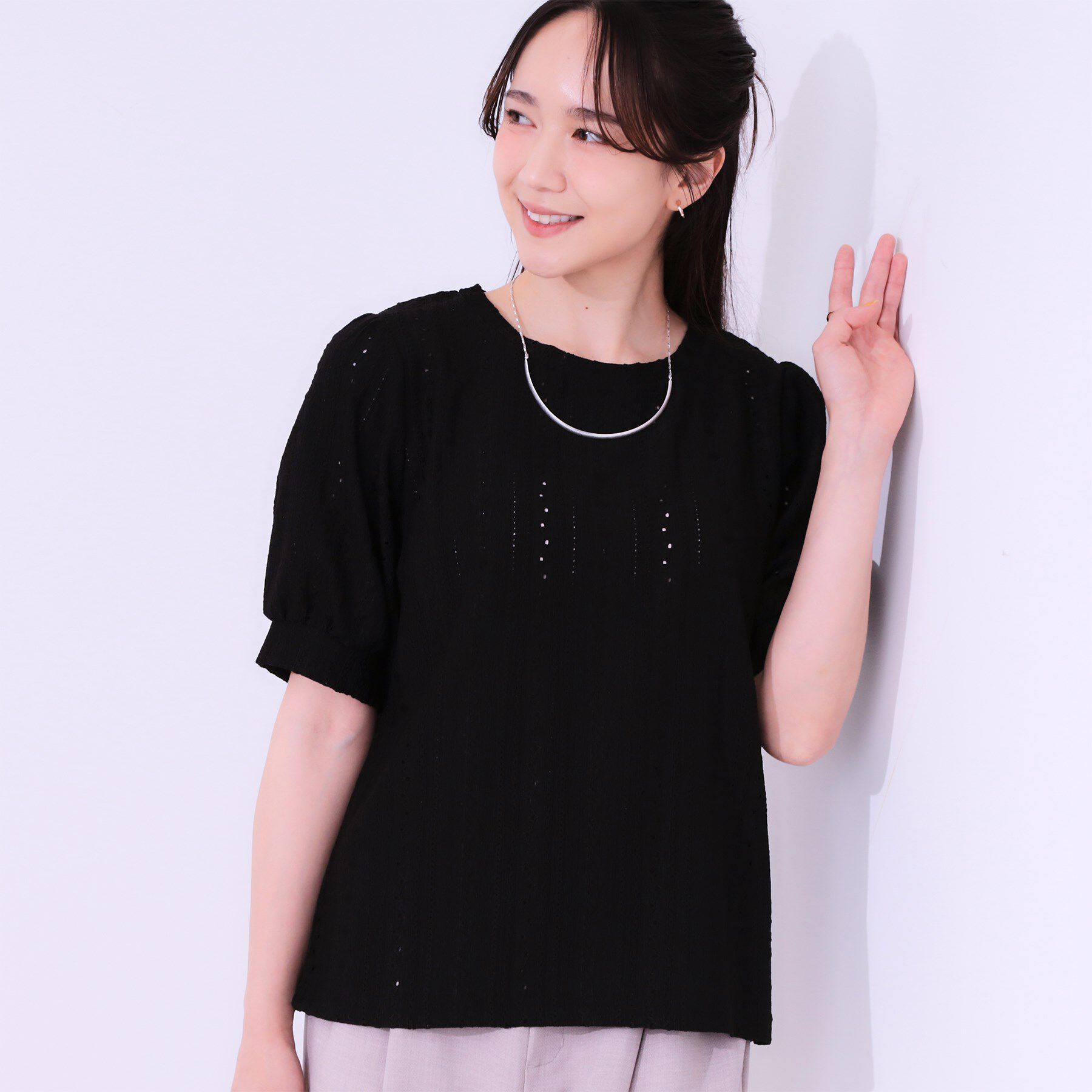 SHOO･LA･RUE「【S-LL/二の腕カバー】大人フェミニンな印象に ジャカードレーストップス」|Tシャツ・カットソー|ブラック(019)
