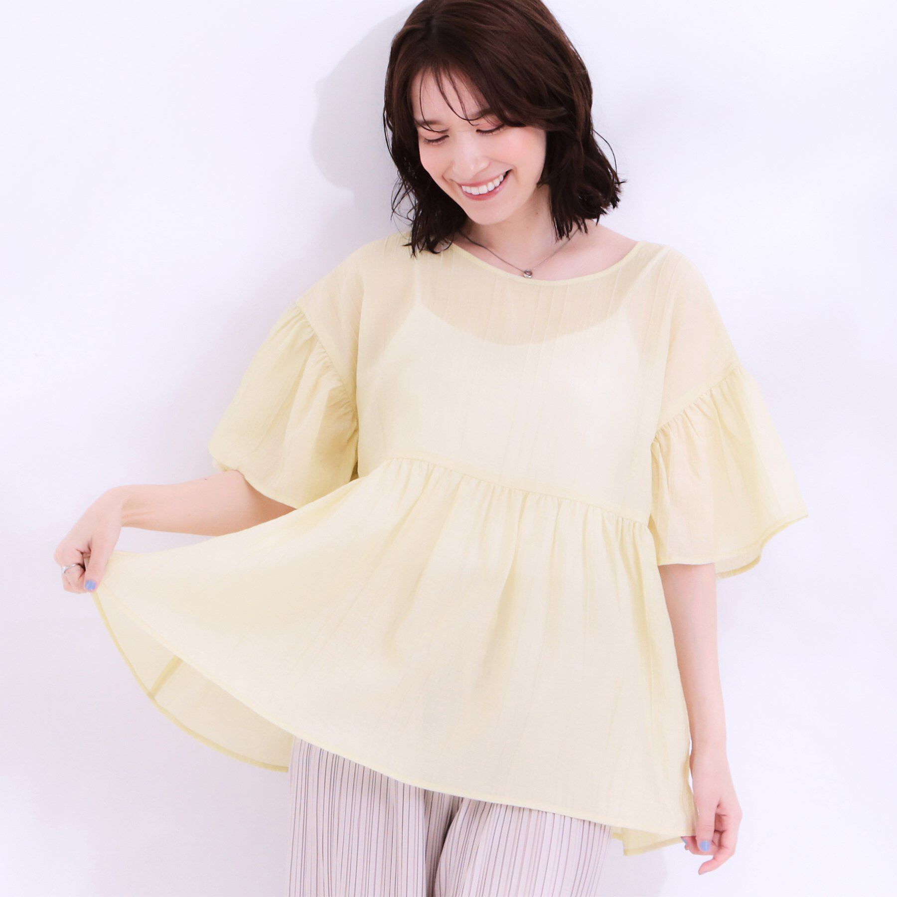 SHOO･LA･RUE「【S-LL】ふわっと揺れる ペプラムデザインブラウス」|シャツ・ブラウス|ライトイエロー(03
