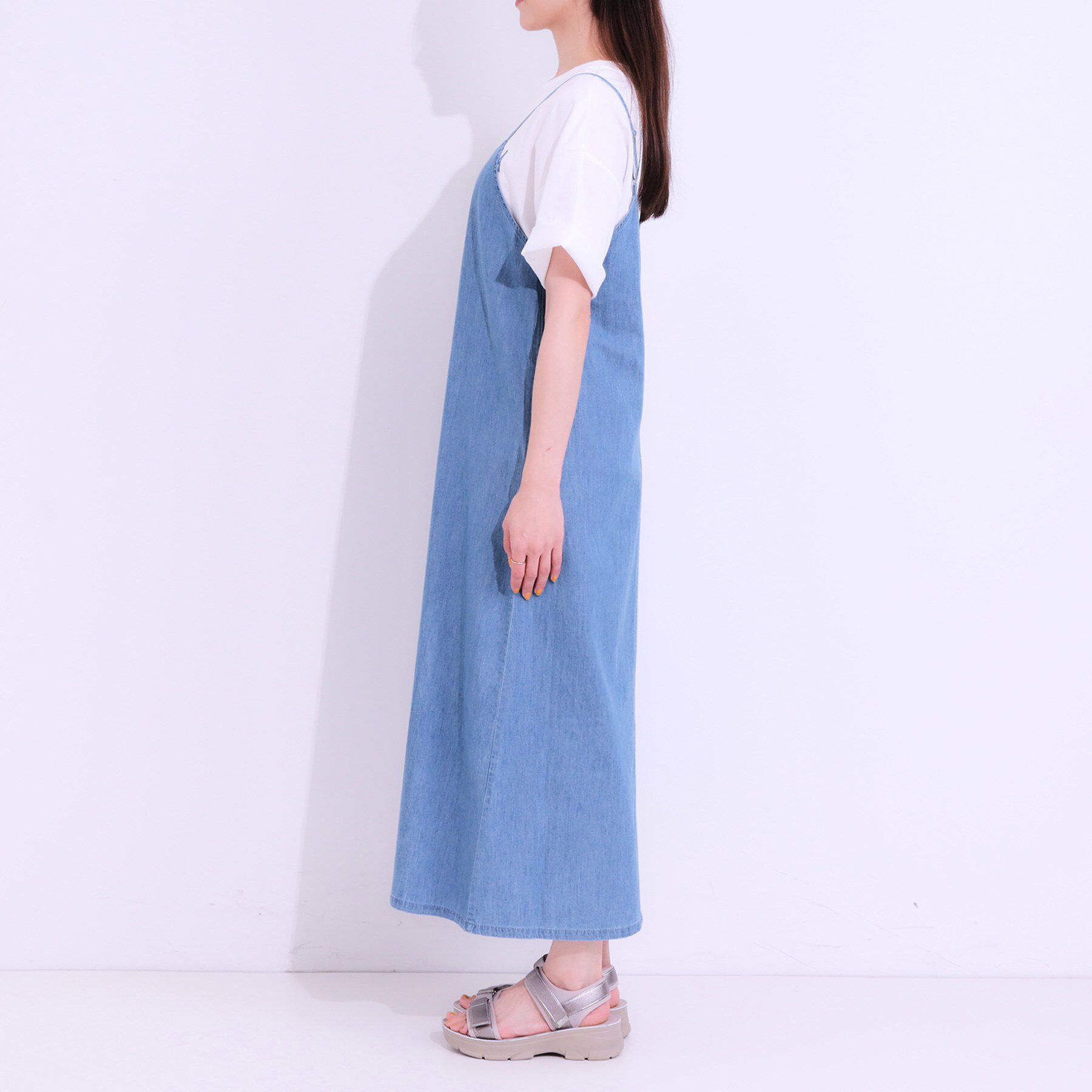SHOO･LA･RUE「【S-LL】女性らしさ漂う ライトデニム Aラインキャミワンピース」|ワンピース|