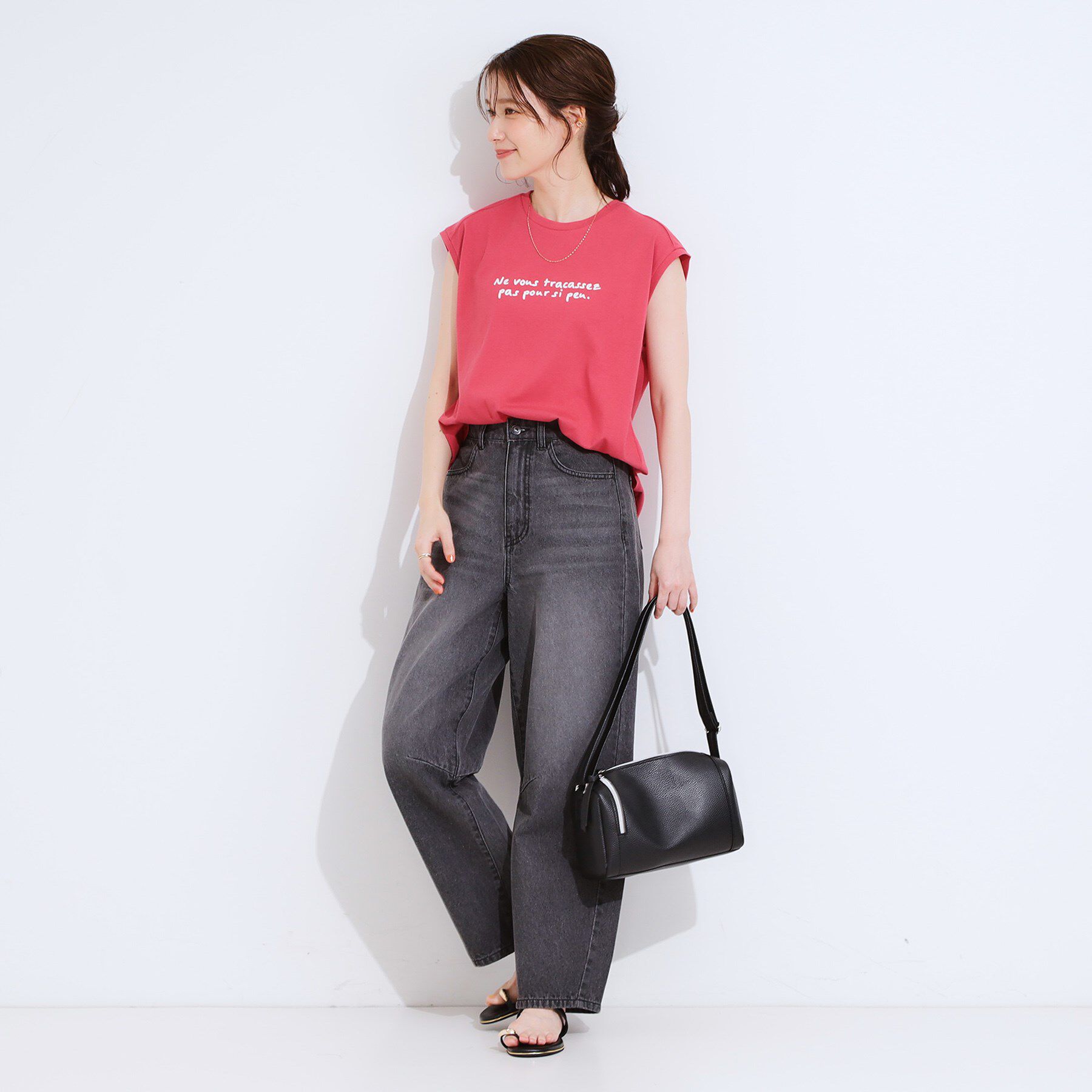 SHOO･LA･RUE「【ひんやり/汗ジミ軽減/UVカット】 ロゴプリントノースリーブTシャツ」|Tシャツ・カットソー|