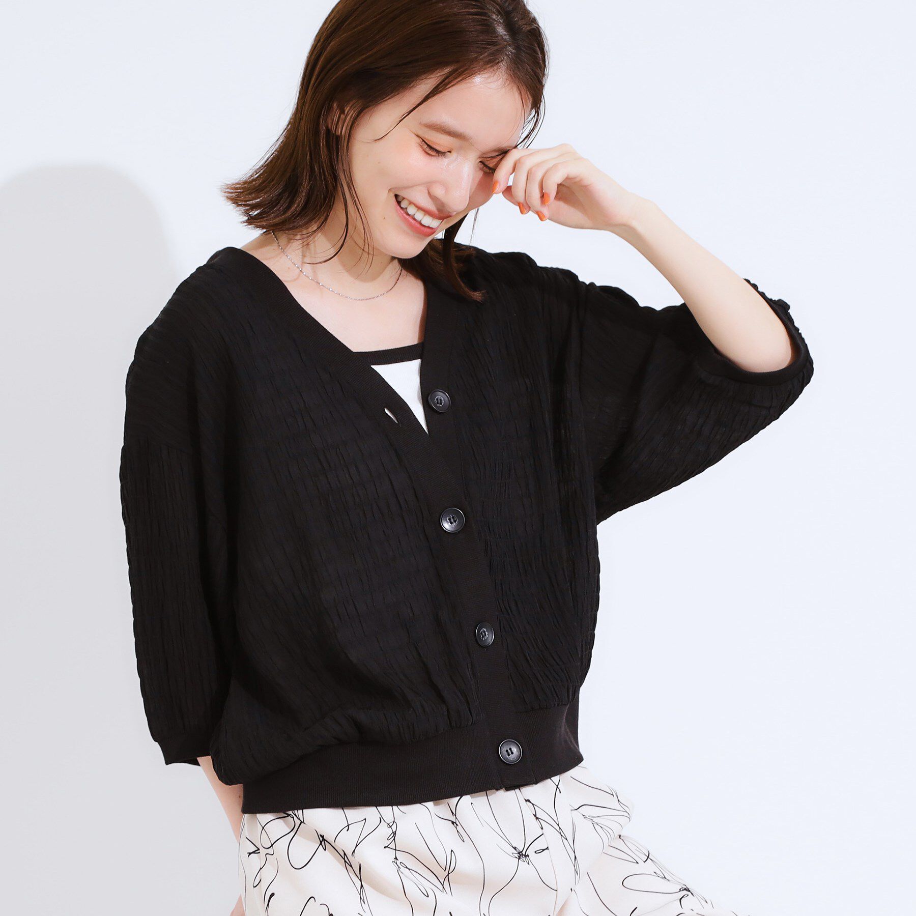 SHOO･LA･RUE「【S-LL】ふわっとしたフォルムが魅力 Vネックカーディガン」|カーディガン|ブラック(019)