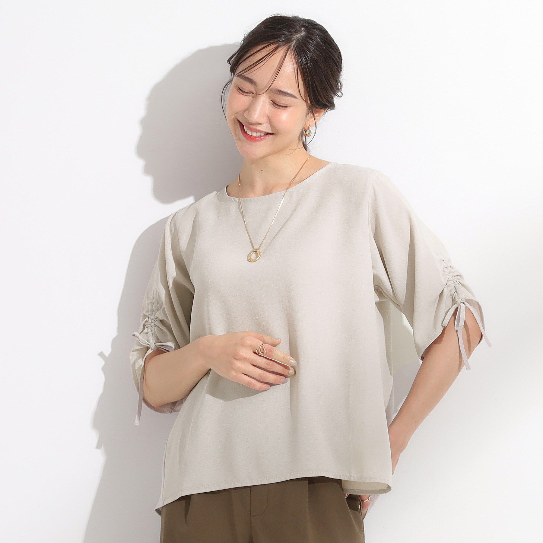 SHOO･LA･RUE「【セットアップ可/洗える/S-LL】お袖シャーリング 麻調5分袖ブラウス」|シャツ・ブラウス|