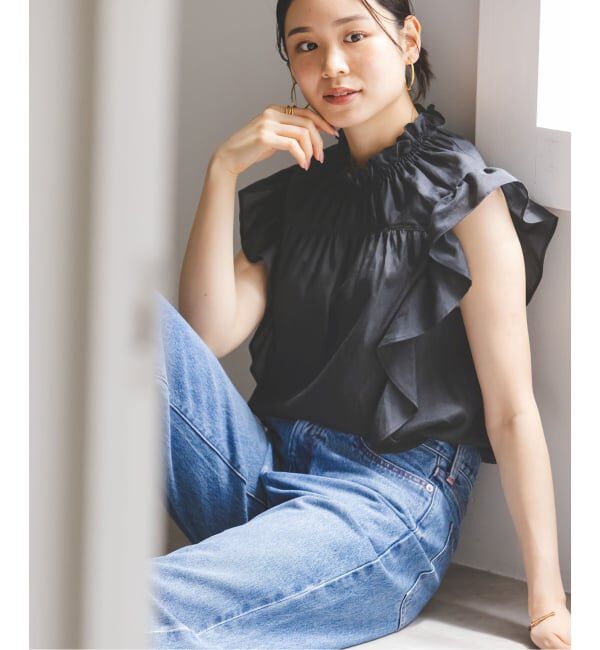 NOBLE「《WEB&一部店舗限定・追加》【洗える】シャーリングフリルノースリブラウス」|シャツ・ブラウス|