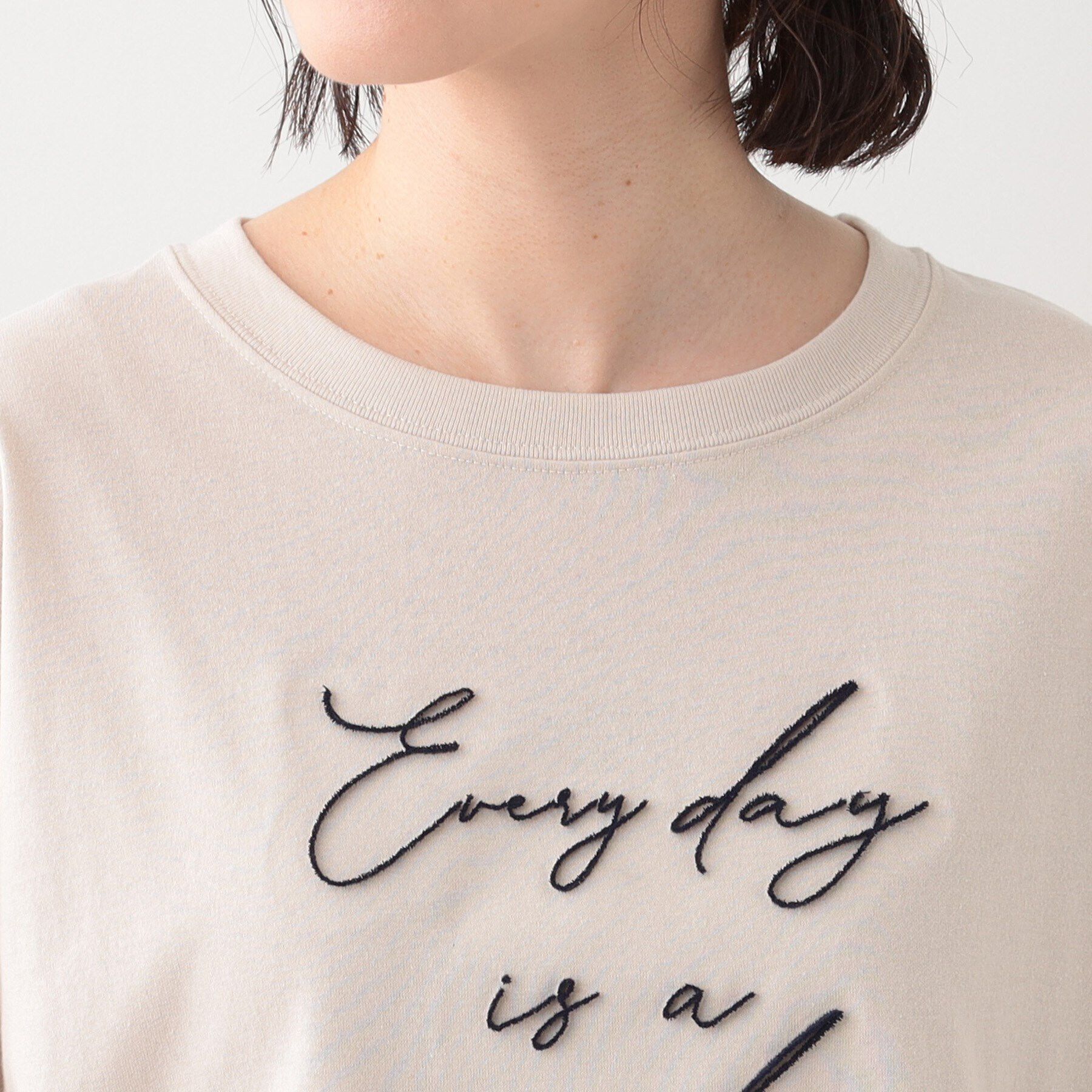 SHOO･LA･RUE「【S-LL】ロゴの立体感が魅力 ブラシ刺繍ロンT」|Tシャツ・カットソー|