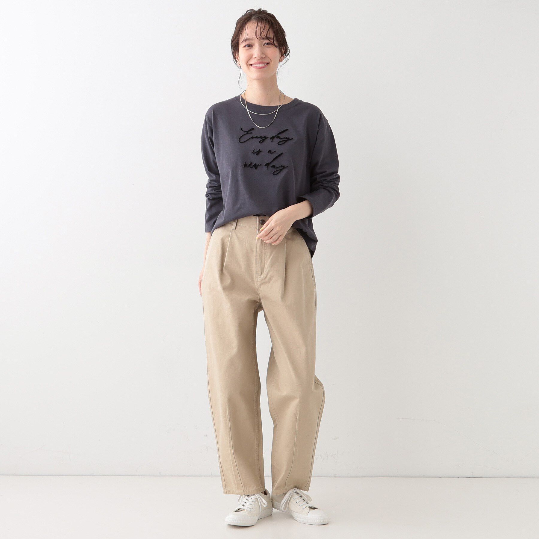 SHOO･LA･RUE「【S-LL】ロゴの立体感が魅力 ブラシ刺繍ロンT」|Tシャツ・カットソー|