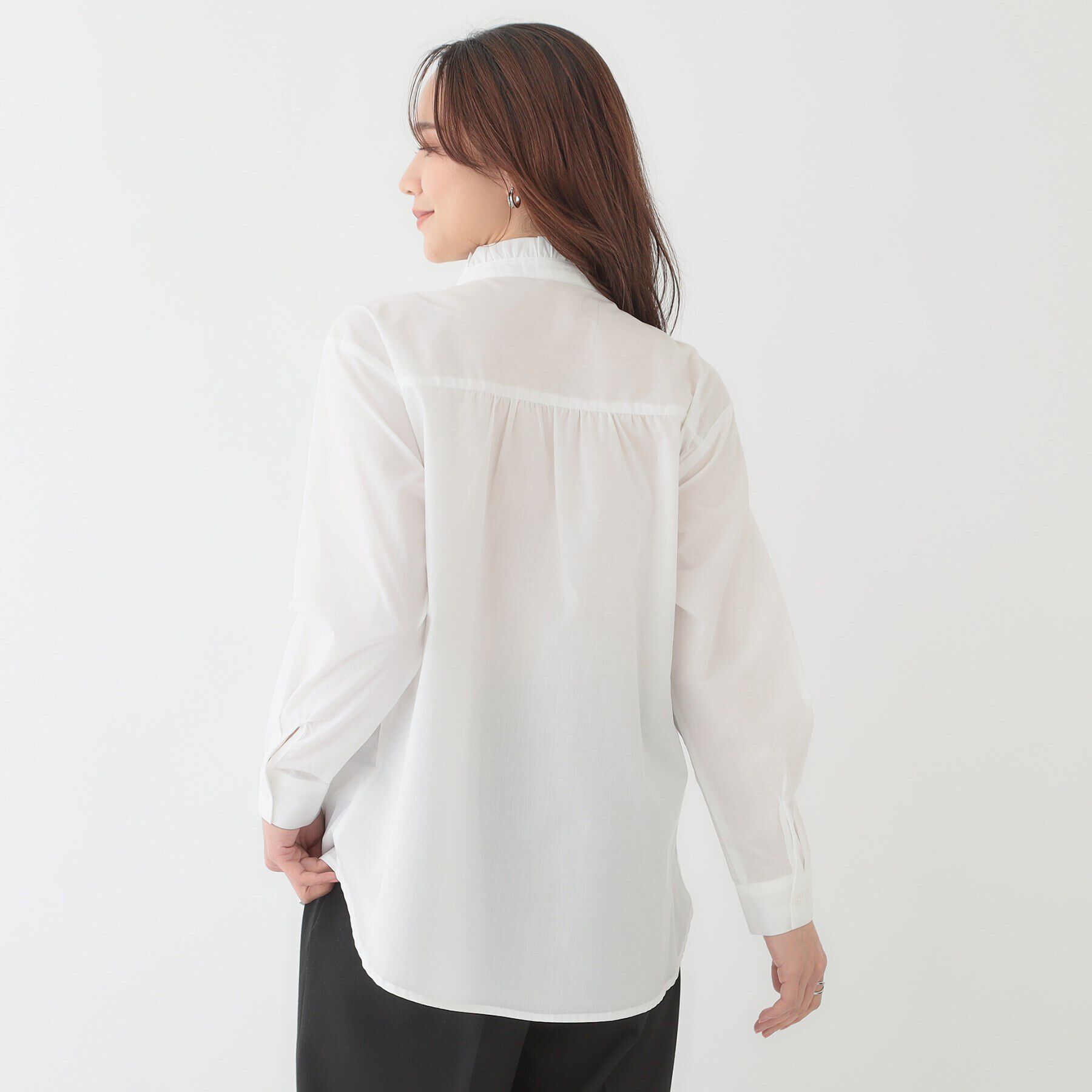 SHOO･LA･RUE「すっきり好印象 フリルスタンドブラウス」|シャツ・ブラウス|