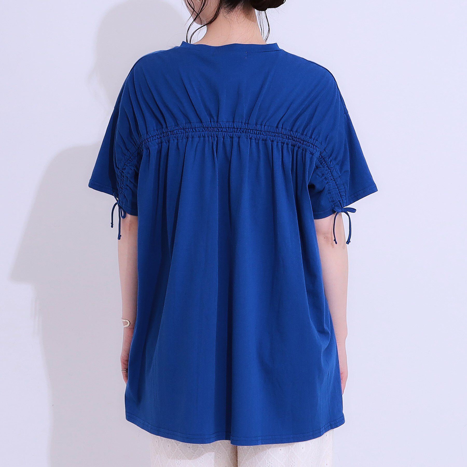 SHOO･LA･RUE「ヒップが隠せる バックシャーリング チュニックTシャツ」|チュニック|