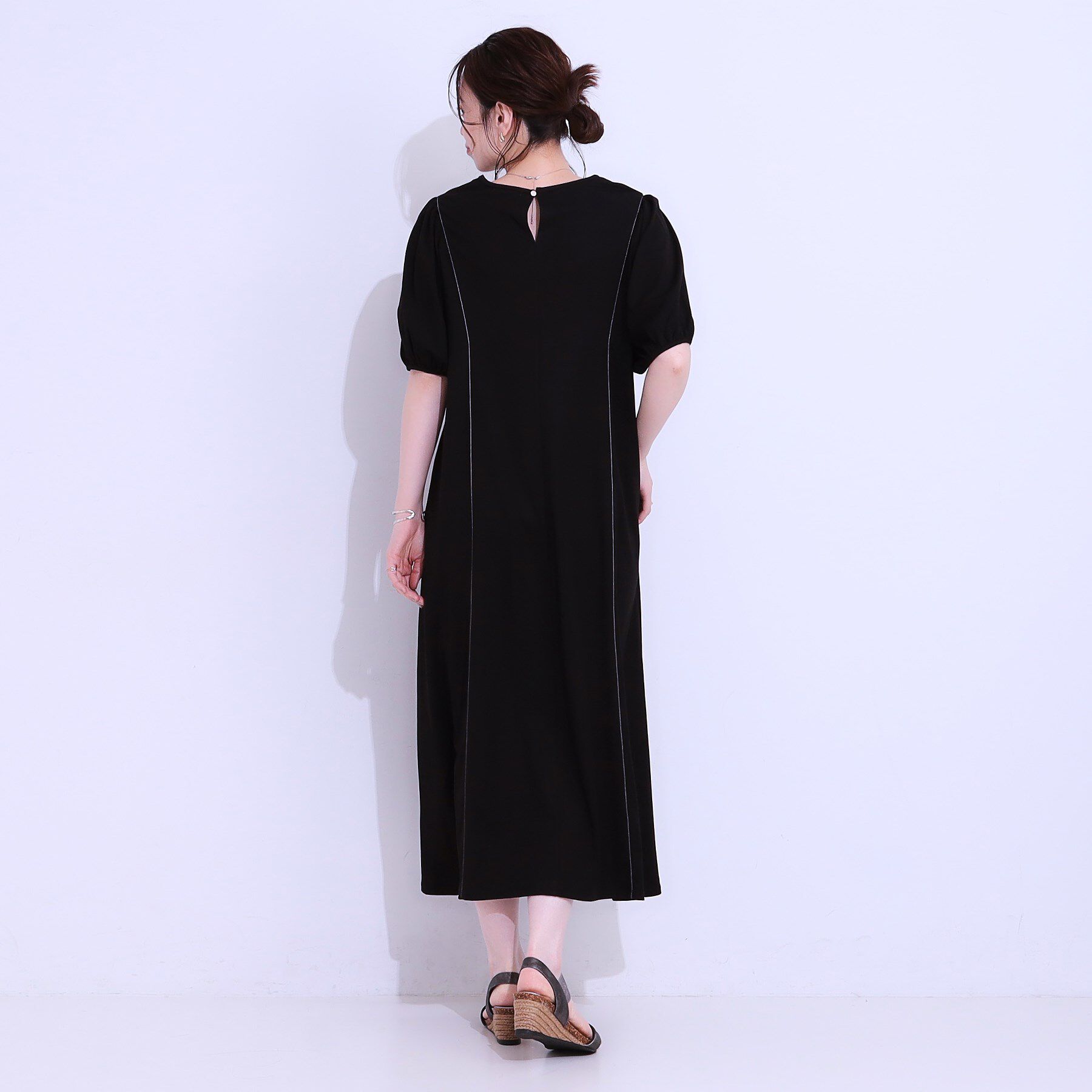 SHOO･LA･RUE「【ひんやり/S-LL】微配色ラインですっきり見え 大人のためのワンピース」|ワンピース|