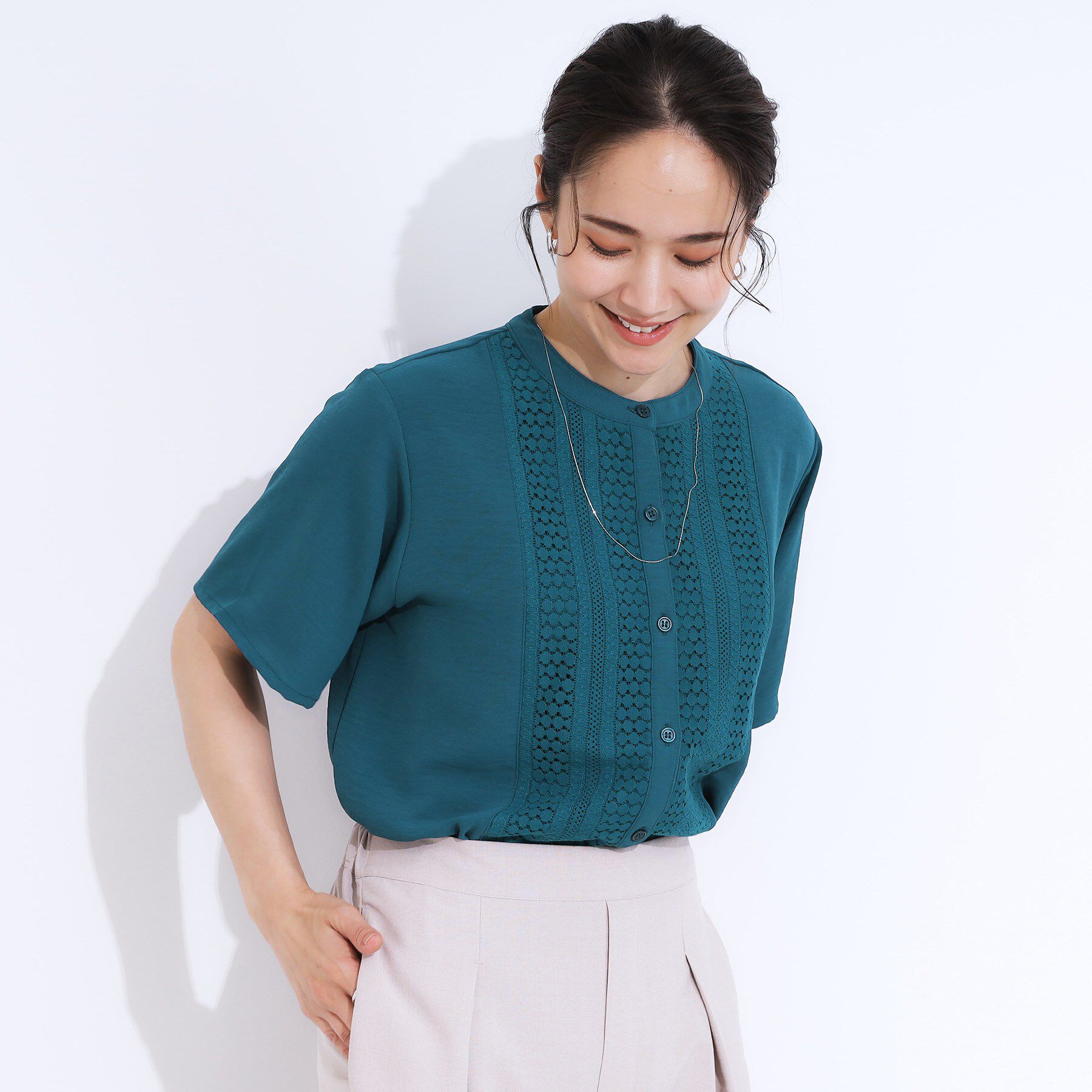 SHOO･LA･RUE「【S-LL】さらりと大人上品 レース切替半袖ブラウス」|シャツ・ブラウス|