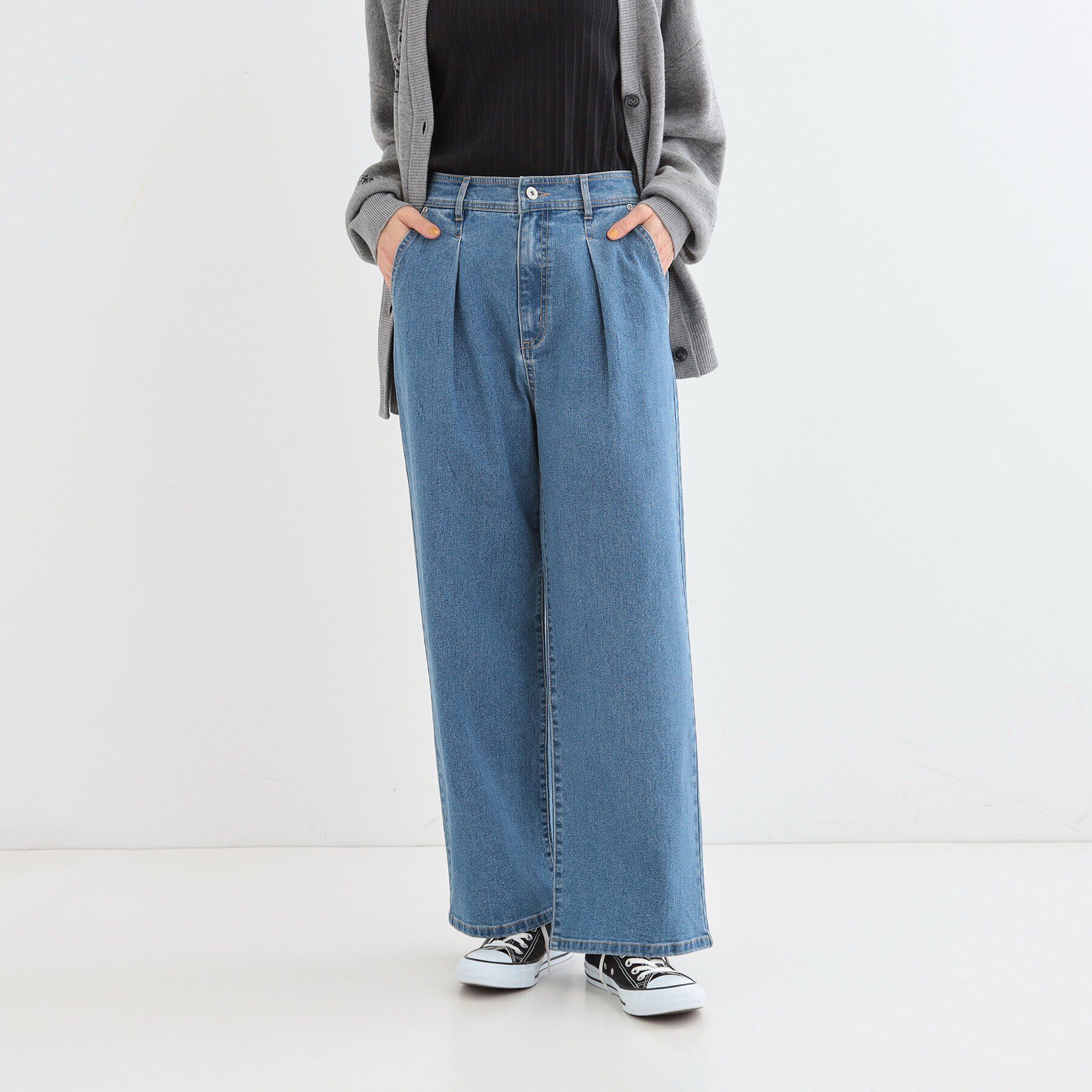 SHOO･LA･RUE「後ろウエストゴムが楽 大人のタックワイド デニムパンツ」|デニム|
