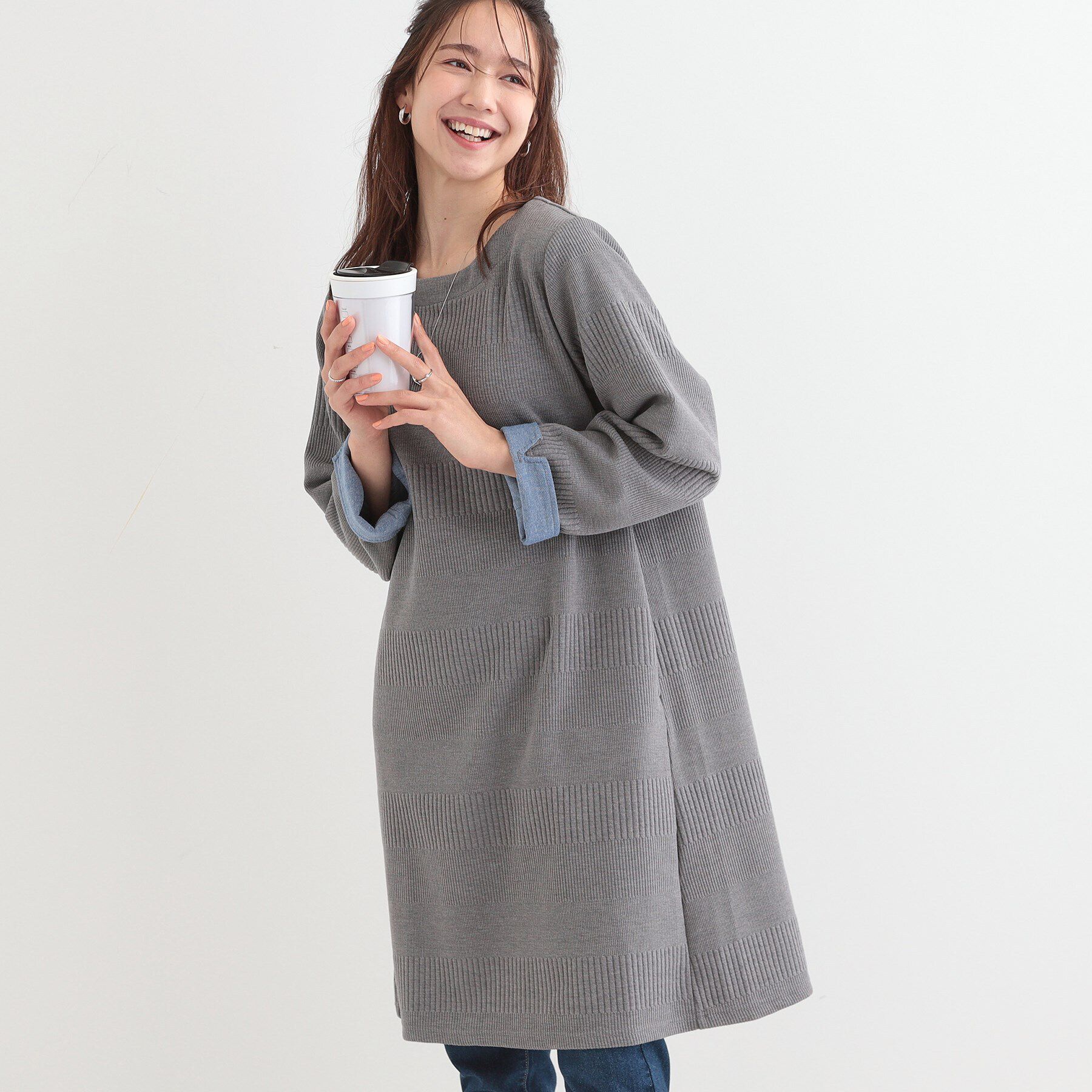 SHOO･LA･RUE「身体のラインをきれいにカバー　お袖折り返しAラインチュニックワンピース」|チュニック|グレー(012)