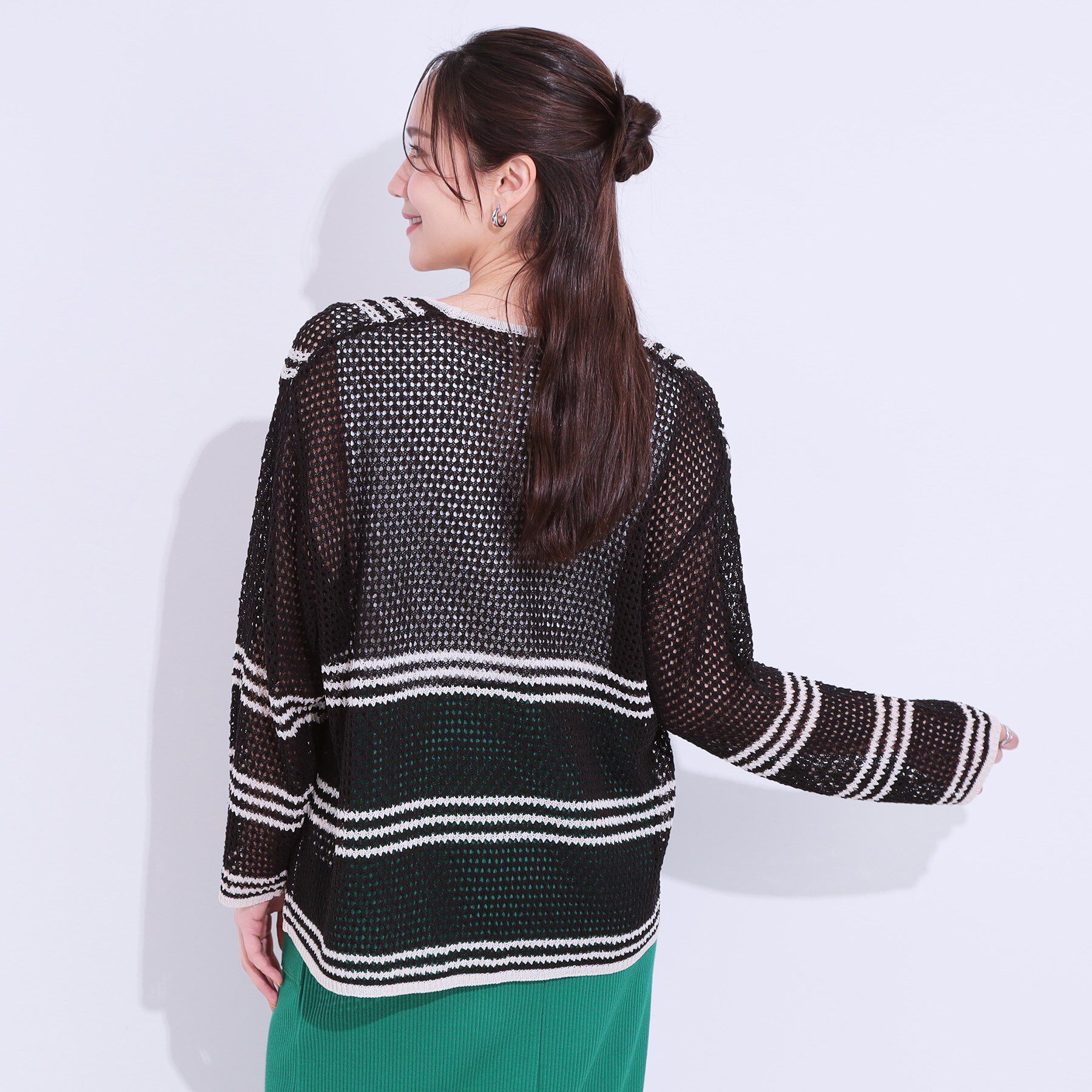 SHOO･LA･RUE「レースのような編み柄が上品 Vネックカーディガン」|カーディガン|