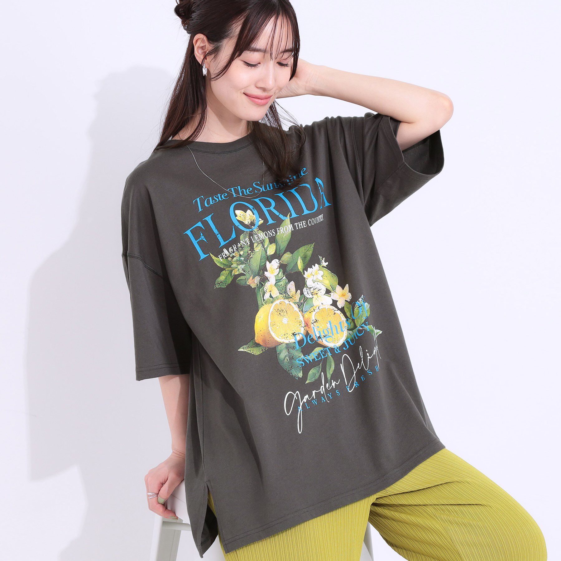 SHOO･LA･RUE「【洗える】ゆるシルエットが抜け感を演出 プリントBIG Tシャツ」|Tシャツ・カットソー|チャコールグレー(1