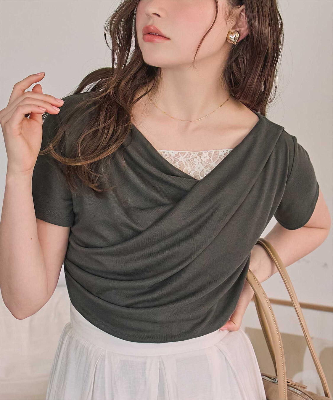 titivate「オフショルダーハーフスリーブレースドッキングTシャツ」|Tシャツ・カットソー|