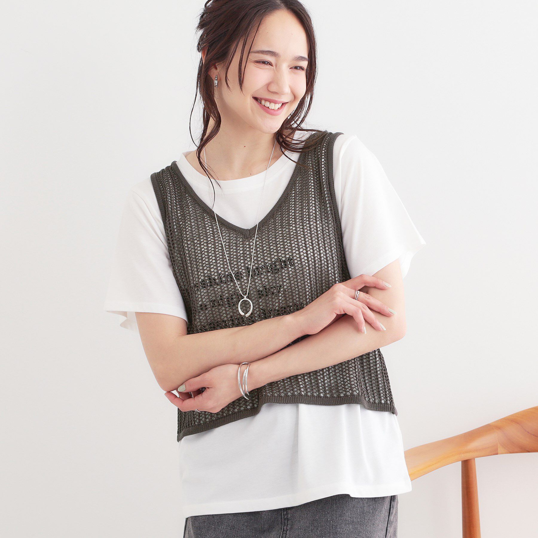 SHOO･LA･RUE「【2点セット】メッシュニットベスト&times;ロゴTシャツセット」|その他|チャコールグレー(0