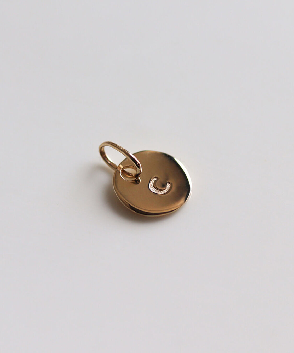  「ゴールド コイン イニシャル チャーム | K10YG」|ネックレス|