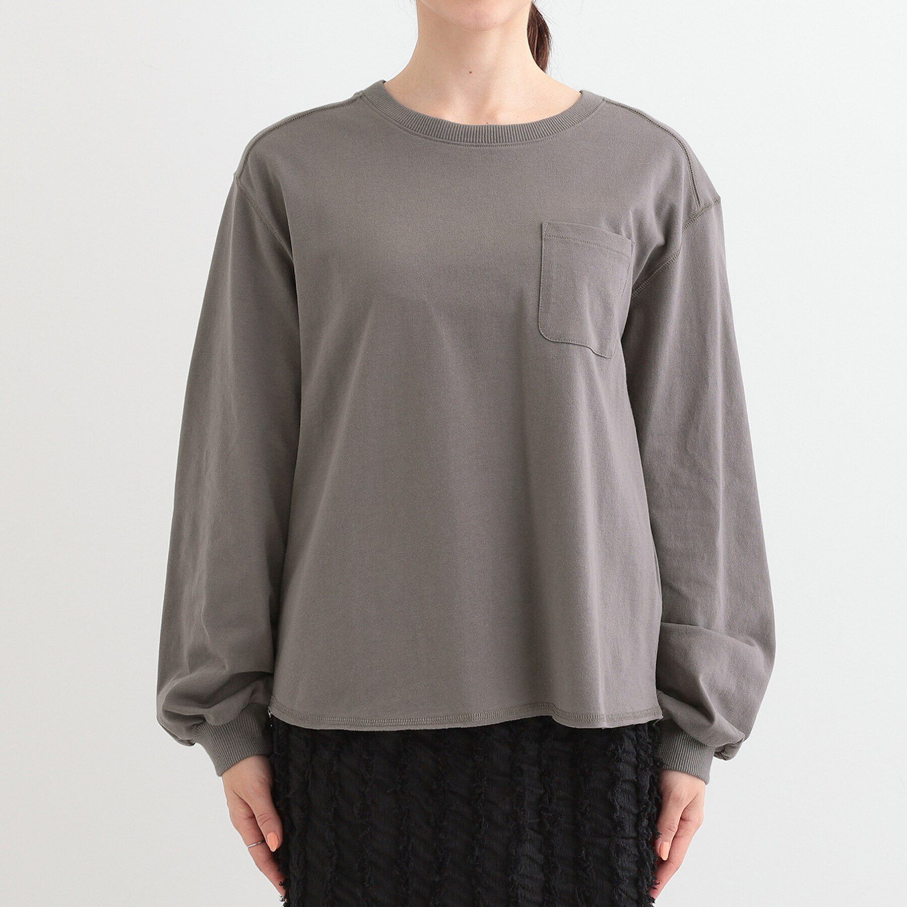 SHOO･LA･RUE「【洗える/S-LL】一枚でもレイヤードでも ラウンドヘムポケット付きロンT」|Tシャツ・カットソー|