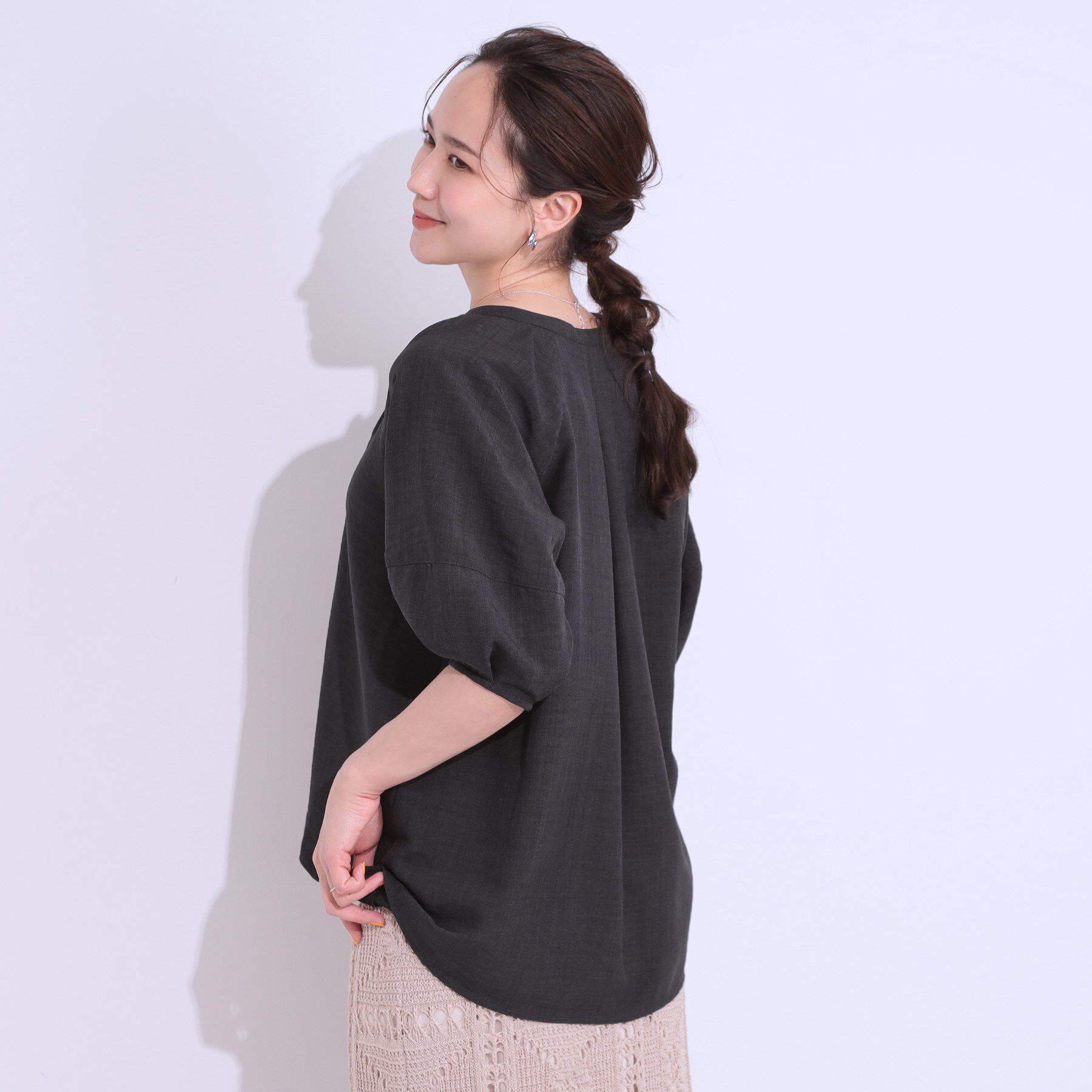 SHOO･LA･RUE「【洗える/S-LL】洗濯後しわになりにくい 5分袖スキッパーブラウス」|シャツ・ブラウス|