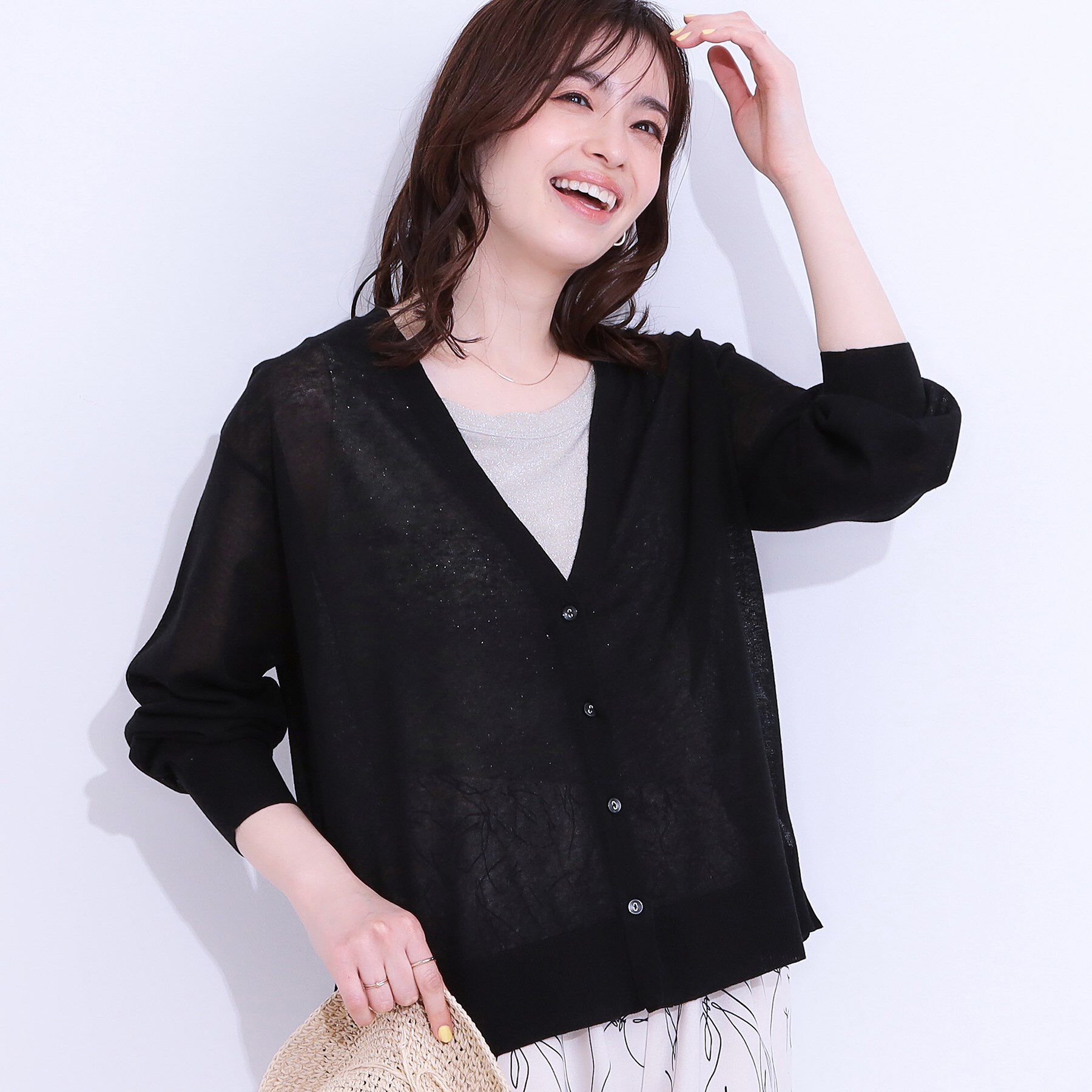 SHOO･LA･RUE「【洗える】ナチュラルなシアー感が魅力 Vネックカーディガン」|カーディガン|ブラック(019)