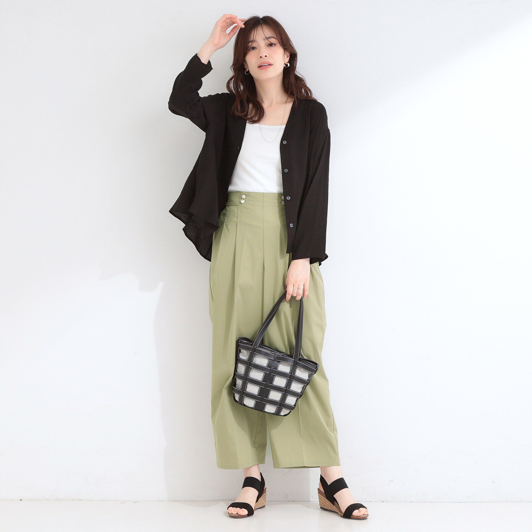 SHOO･LA･RUE「【洗濯機可/S-LL】Vネックですっきりきれい見え 大人のシアーシャツカーディガン」|カーディガン|