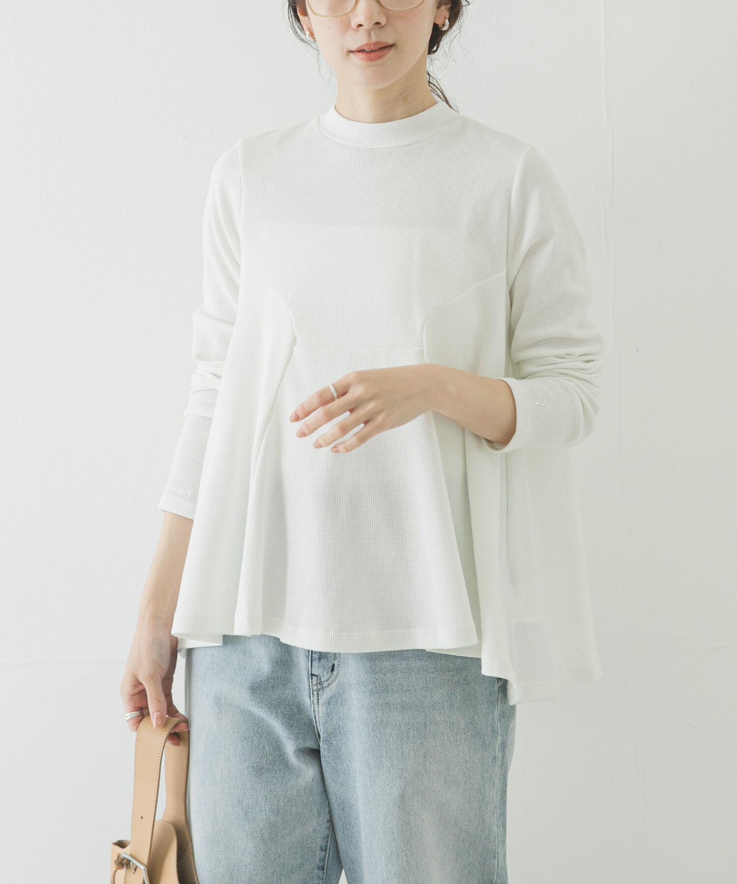URBAN RESEARCH「NEW BALANCE　NB GREYペプラム長袖トップ」|Tシャツ・カットソー|オフホワイト