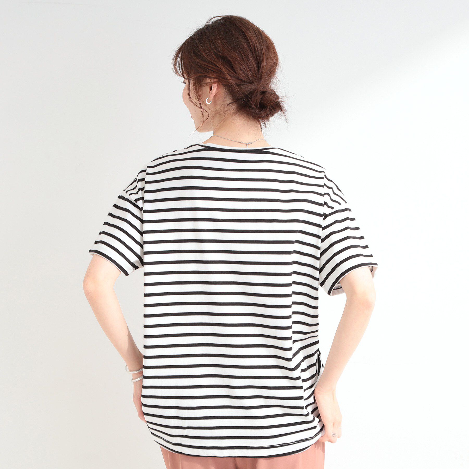 SHOO･LA･RUE「【ひんやり/洗濯機可/S-LL】インしてる風 フロントタックデザインTシャツ」|Tシャツ・カットソー|