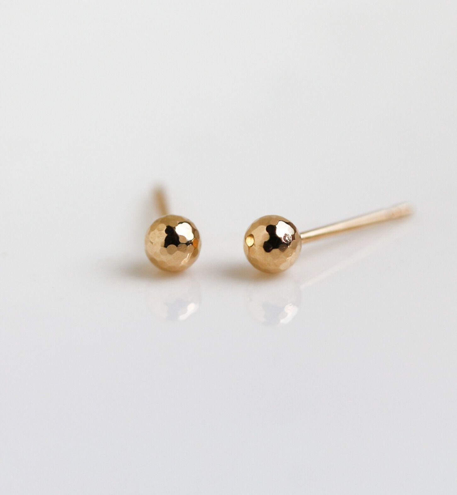  「ゴールド ミラーボール  3mm ピアス | K18」|ピアス|