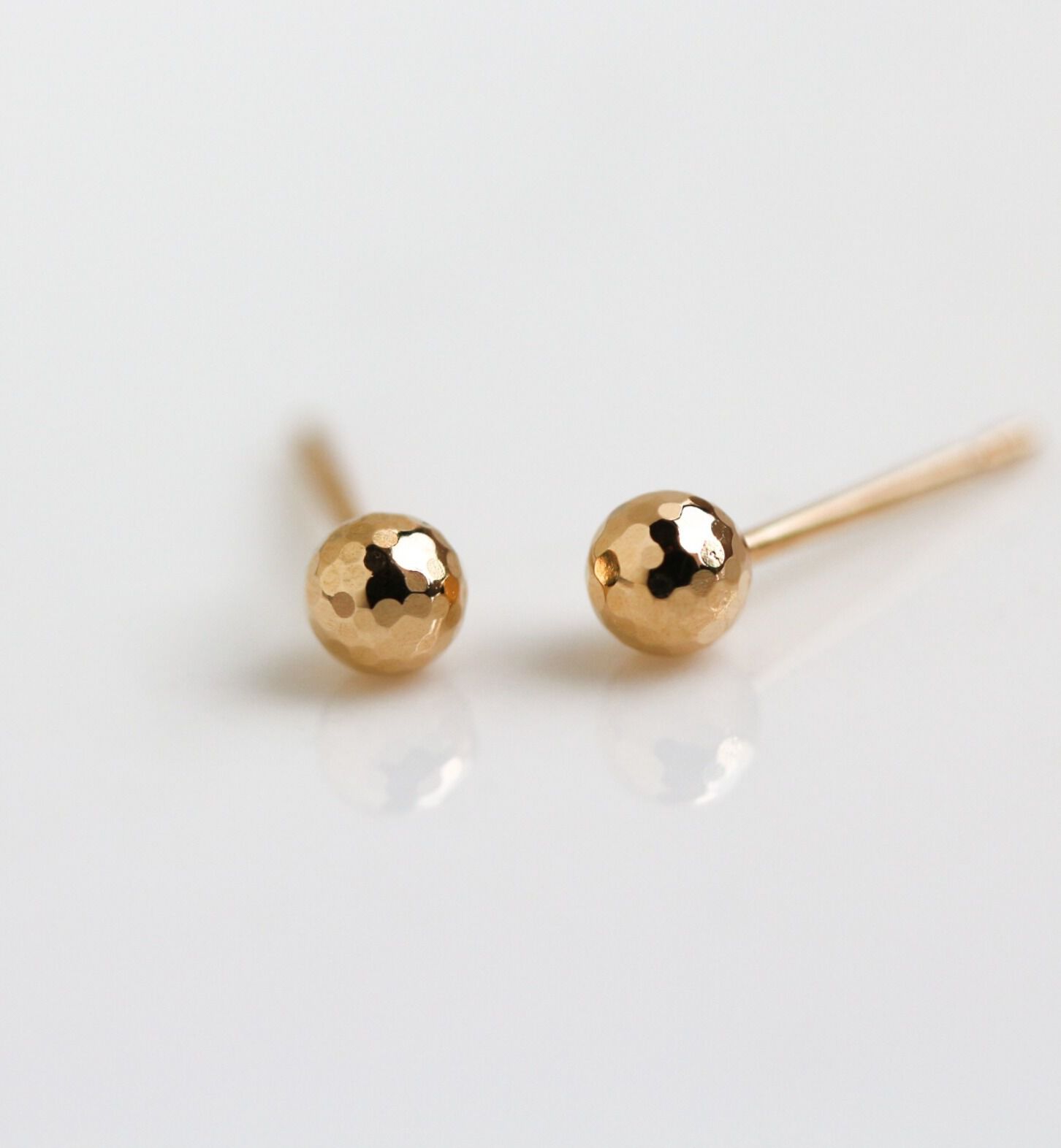  「ゴールド ミラーボール  3mm ピアス | K18」|ピアス|