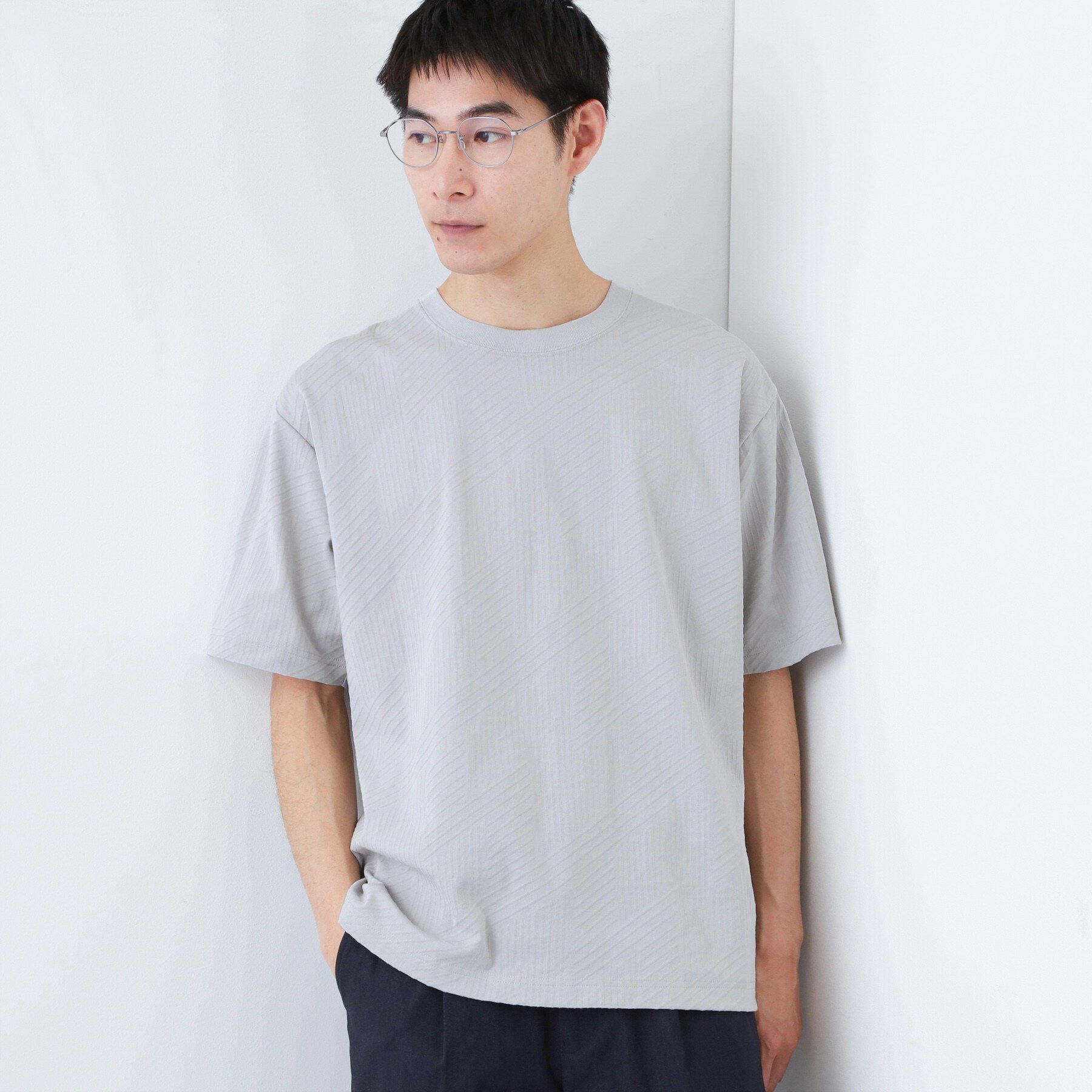 THE SHOP TK「【無地だと少し物足りないという方へ】ジオメトリック柄 半袖Tシャツ 洗濯機OK」|Tシャツ・カットソー|ライトグレー(011