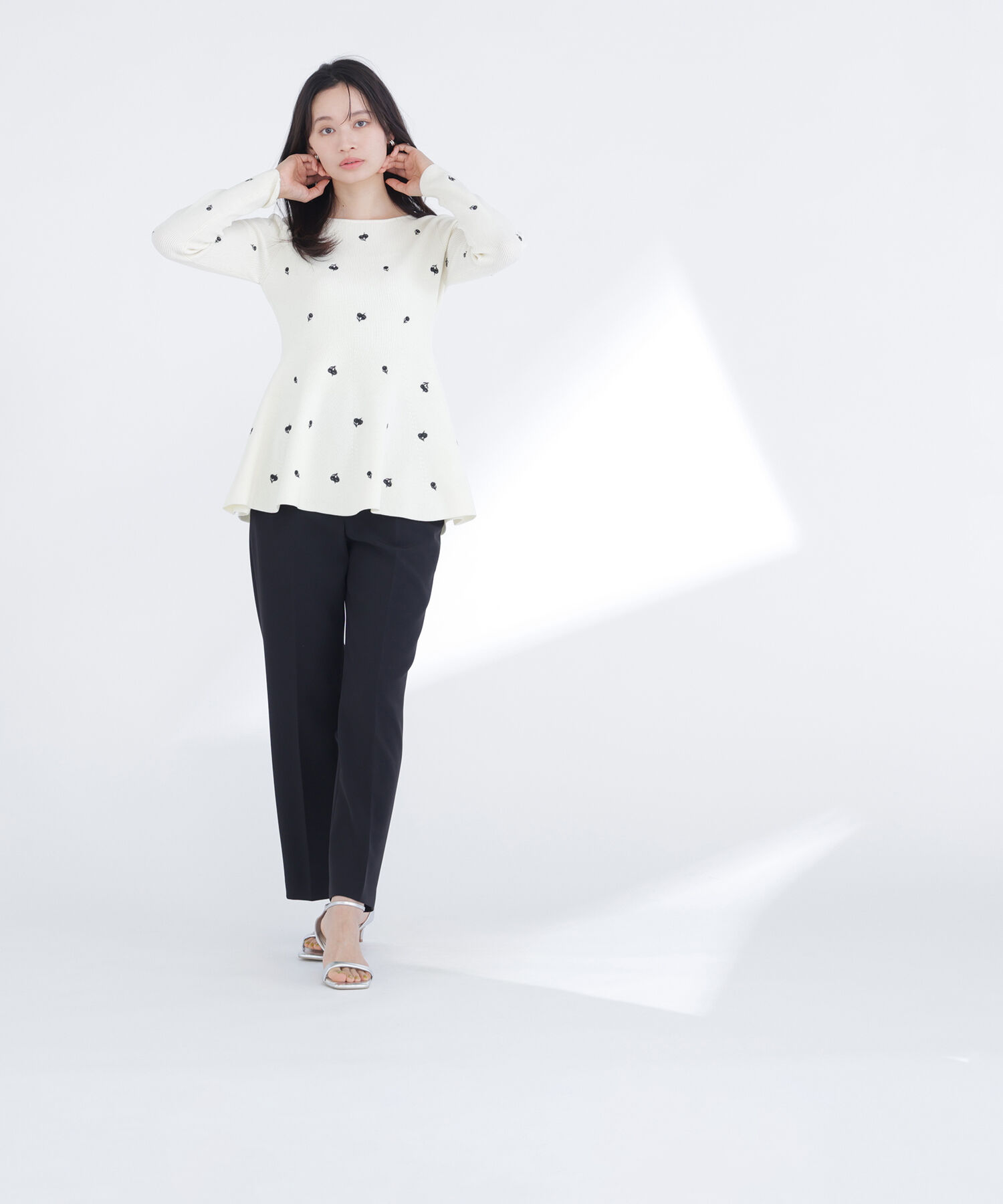  「刺繍ペプラムニット」|ニット・セーター|