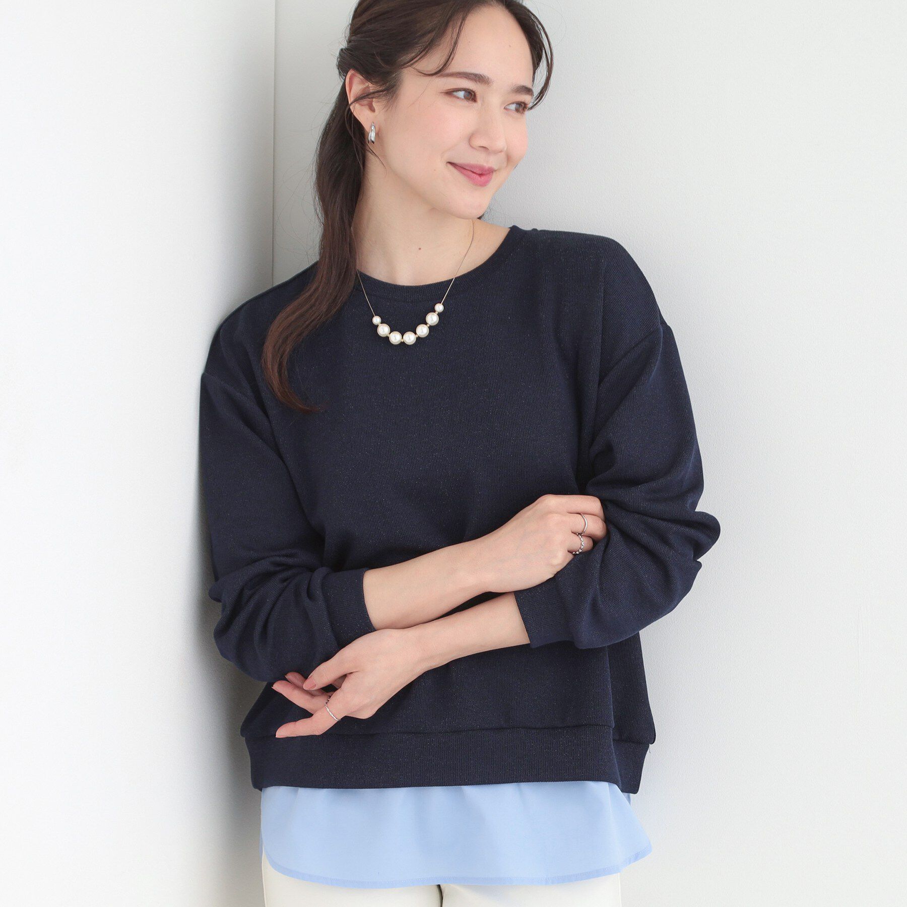 SHOO･LA･RUE「【洗濯機可】1枚でサマ見え ラメニットソー レイヤード風トップス」|Tシャツ・カットソー|ネイビー(094)