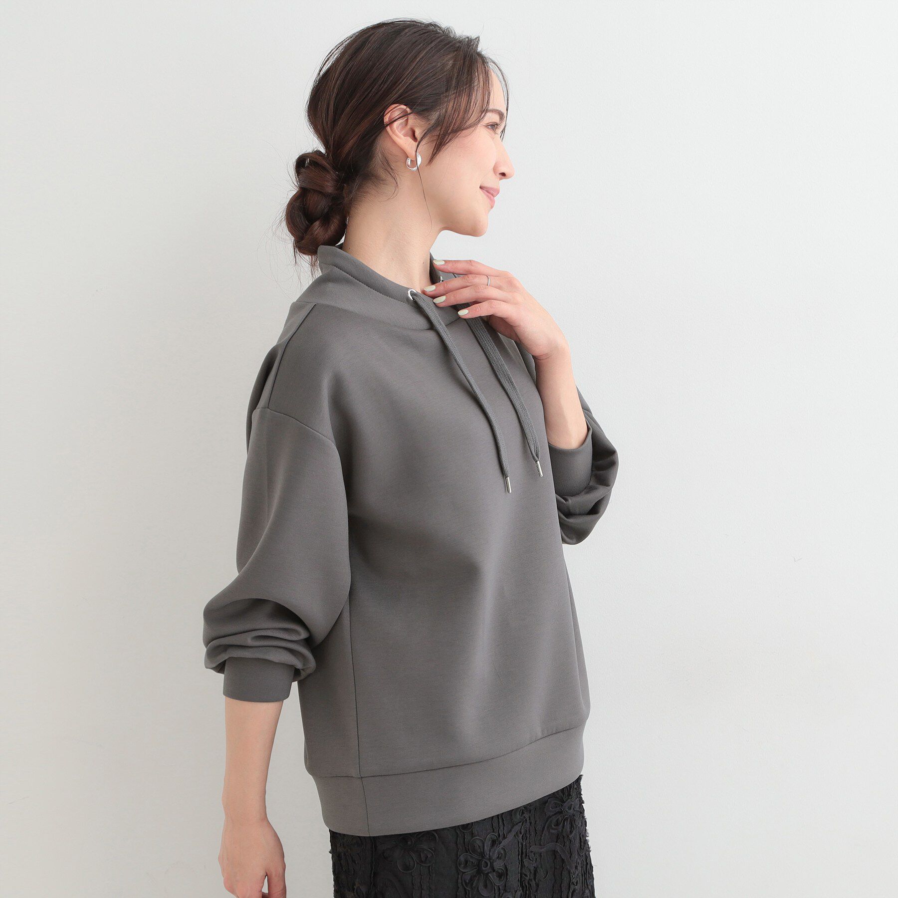 SHOO･LA･RUE「もちさらなめらかタッチ 大人が楽を叶える、パーカ風トップス」|Tシャツ・カットソー|