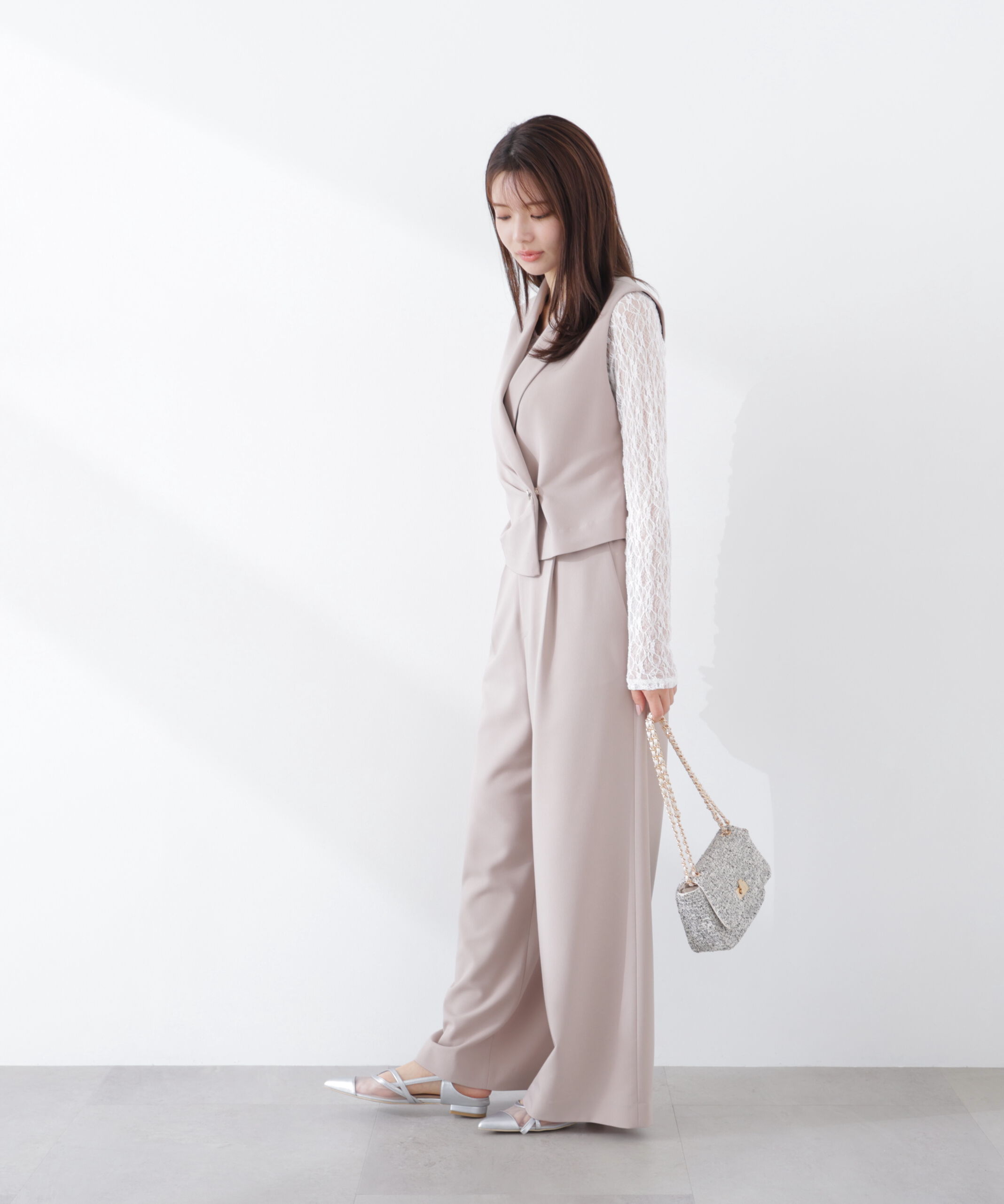 PROPORTION BODY DRESSING「タックアシメジレ　26SS」|ブルゾン・スタジャン|