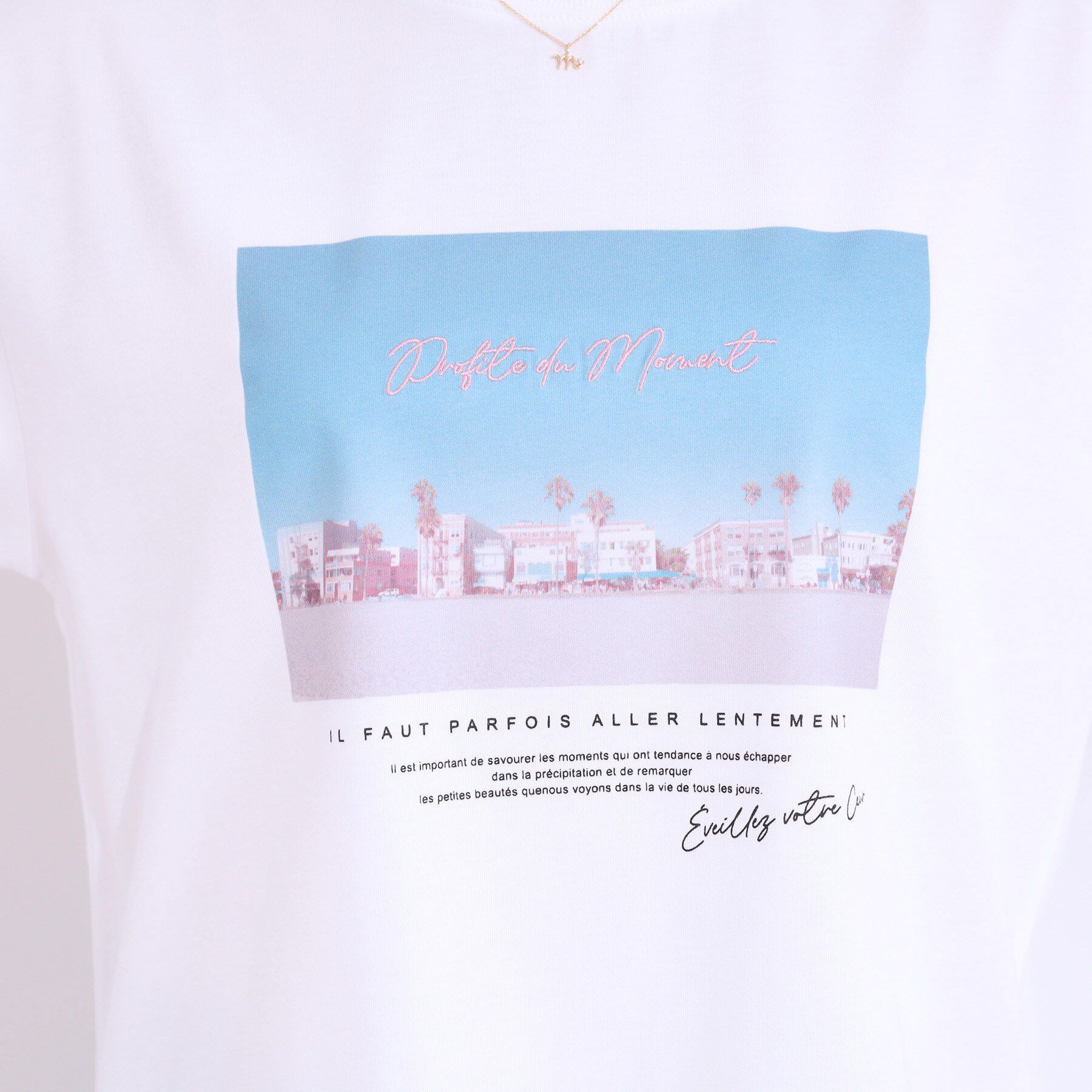 SHOO･LA･RUE「【ひんやり/UVカット】選べる3柄 お袖チュールで差をつける ロゴプリントTシャツ」|Tシャツ・カットソー|