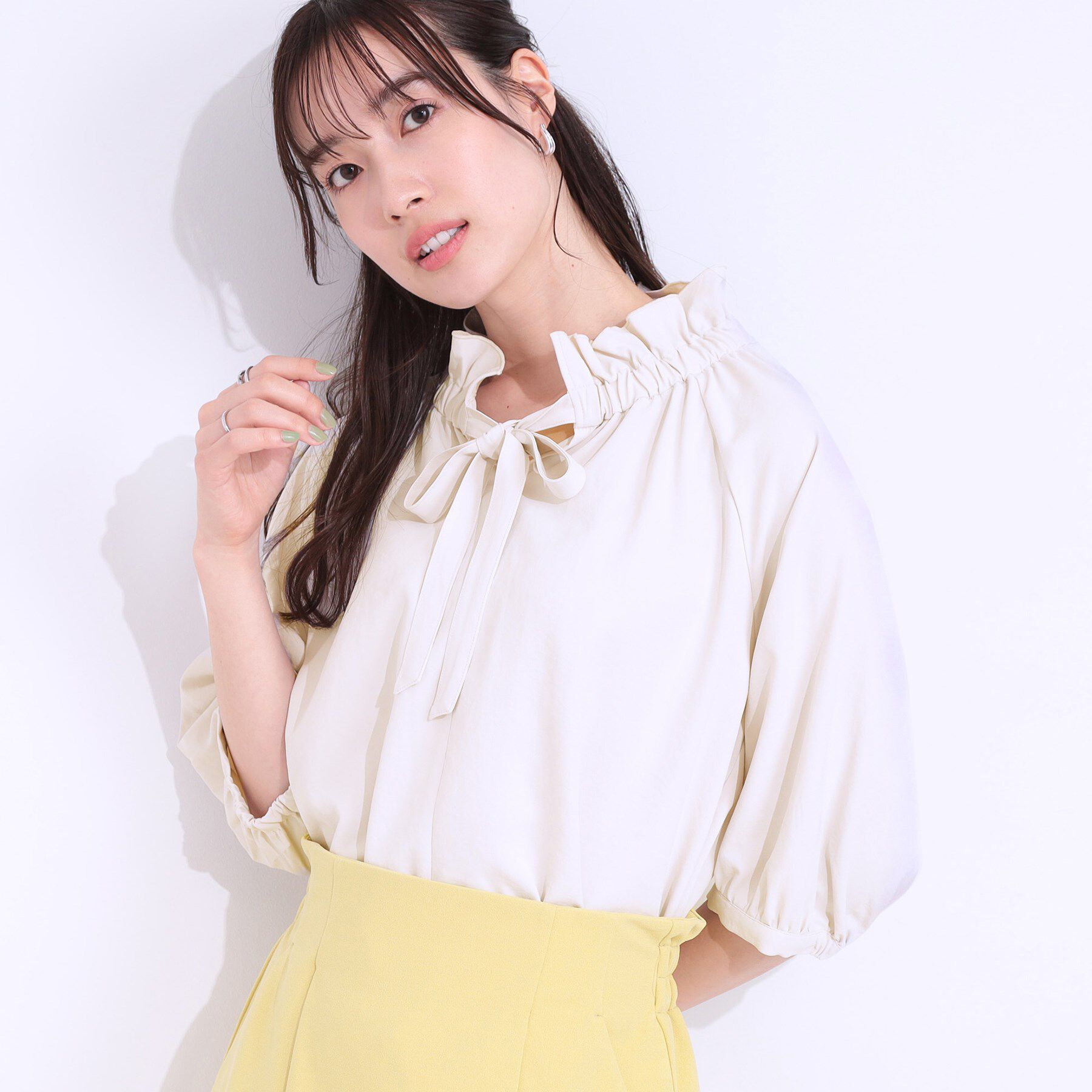 SHOO･LA･RUE「【洗える/ひんやり/S-LL】フェミニンもクールも フリルリボン5分袖ブラウス」|シャツ・ブラウス|ライトベージュ(05