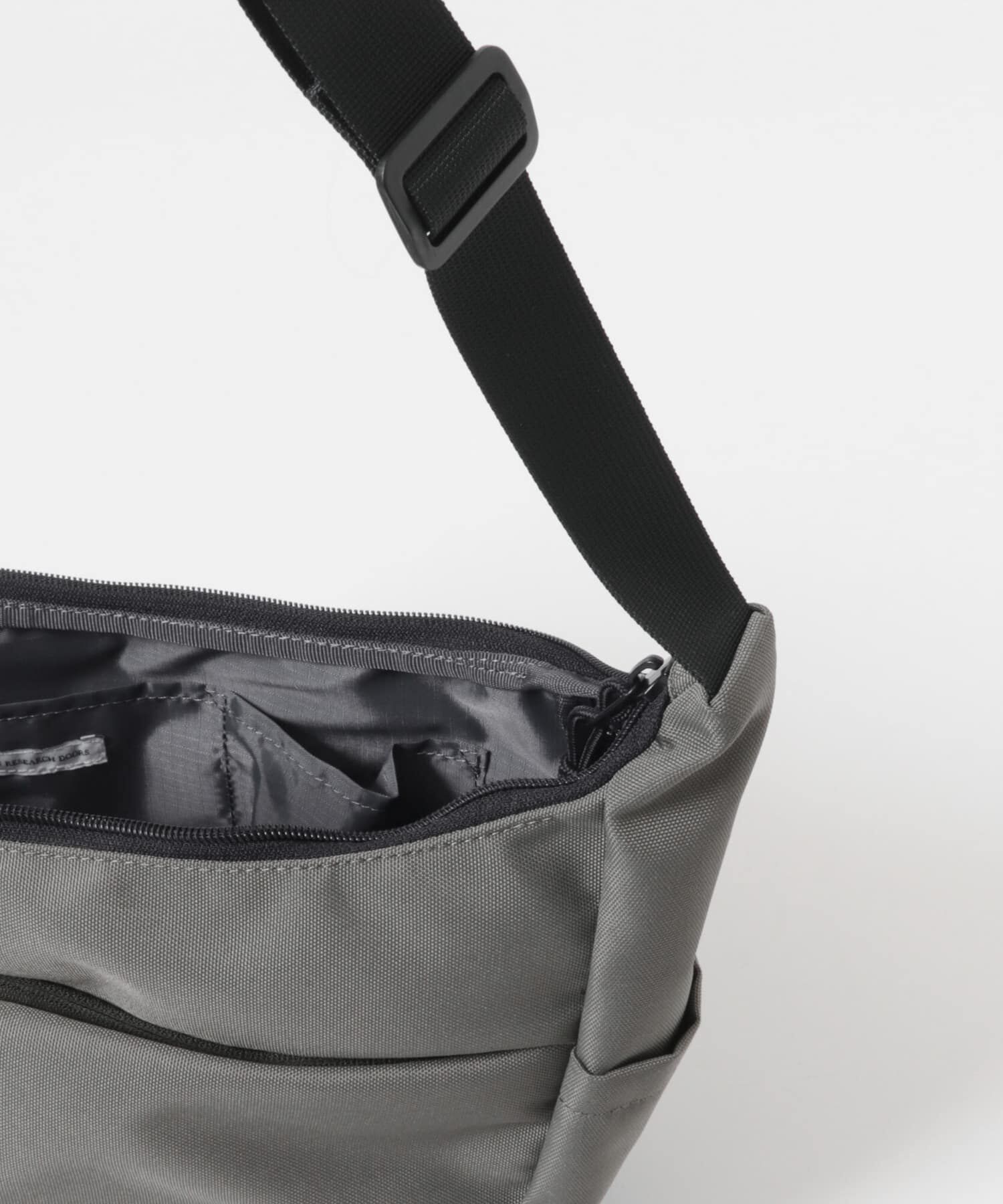URBAN RESEARCH DOORS「URD SHOULDER BAG」|ショルダー・メッセンジャー|