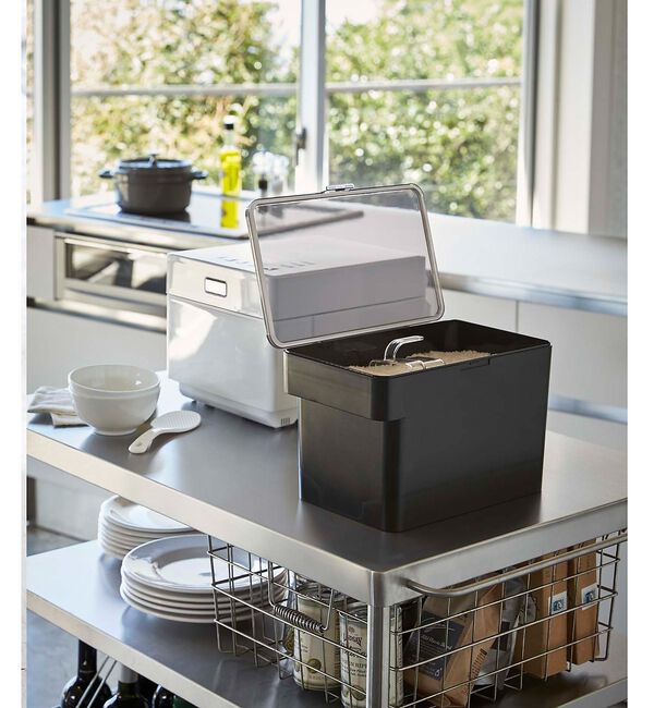 collex「【tower】密閉 シンク下米びつ 5kg 計量カップ付 スリム 米保存容器」|食器・キッチングッズ|