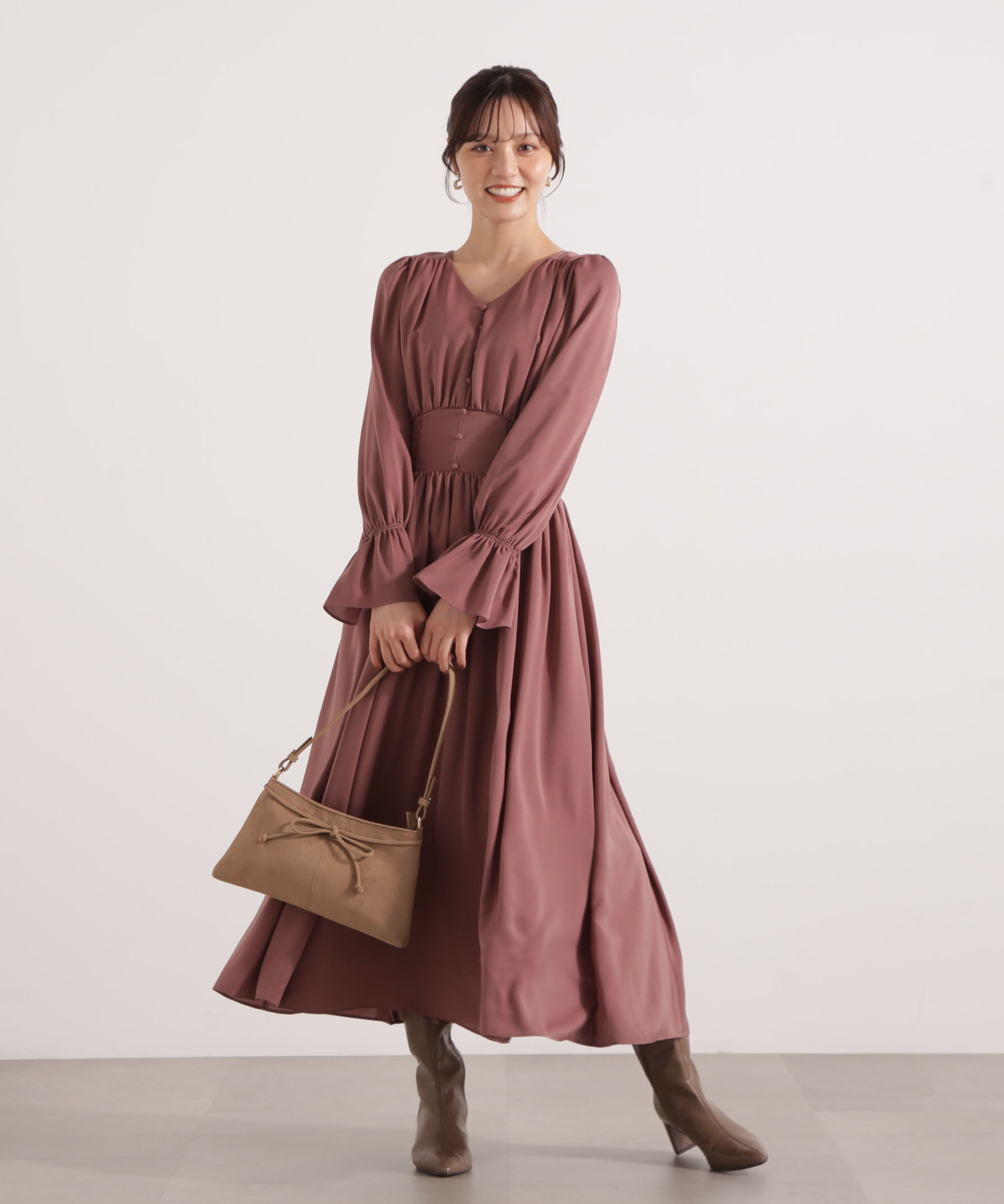 PROPORTION BODY DRESSING「クルミ釦付きギャザーワンピース 25AW」|ワンピース|ピンク