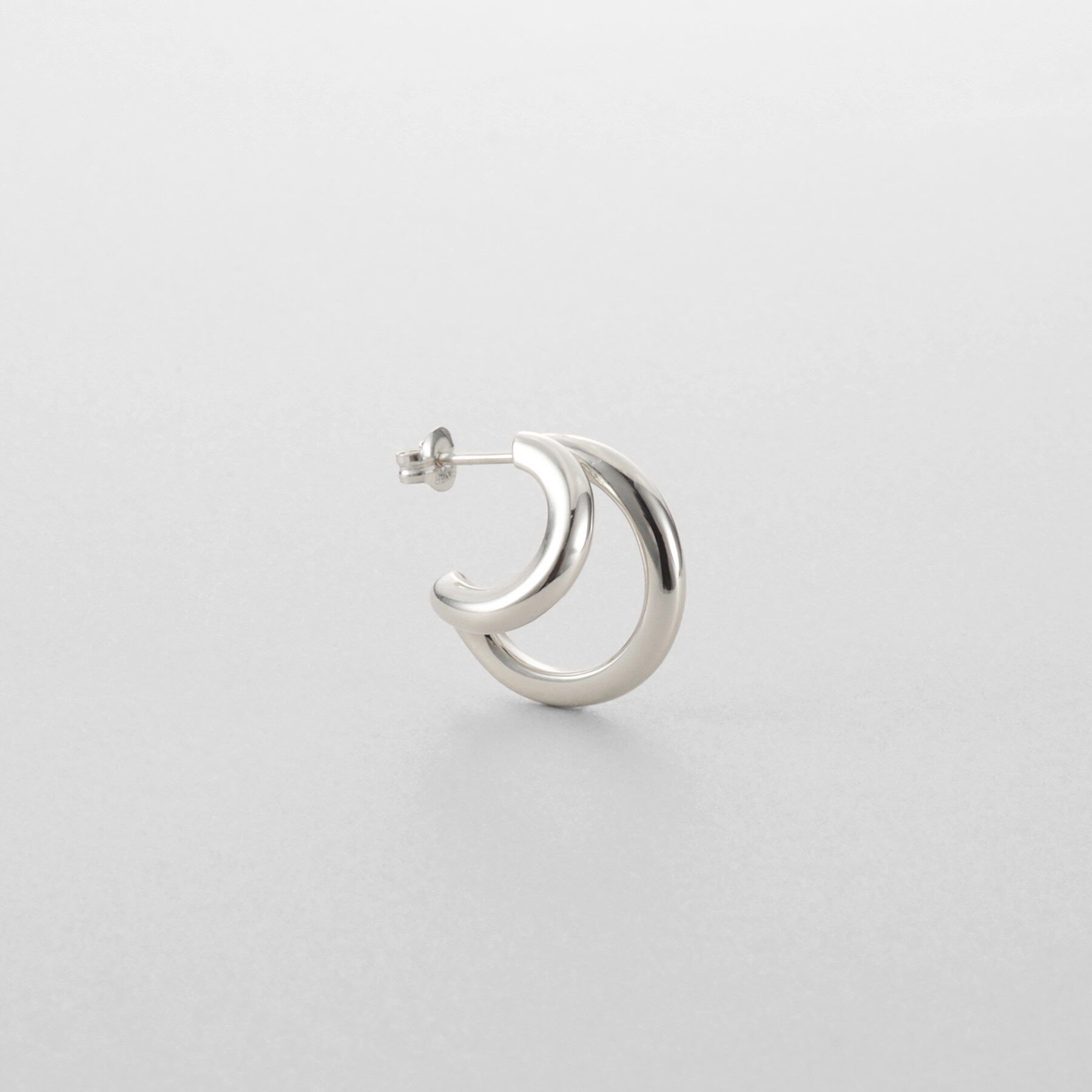 COCOSHNIK ONKITSCH「シルバー アシンメトリーフープピアス」|ピアス|