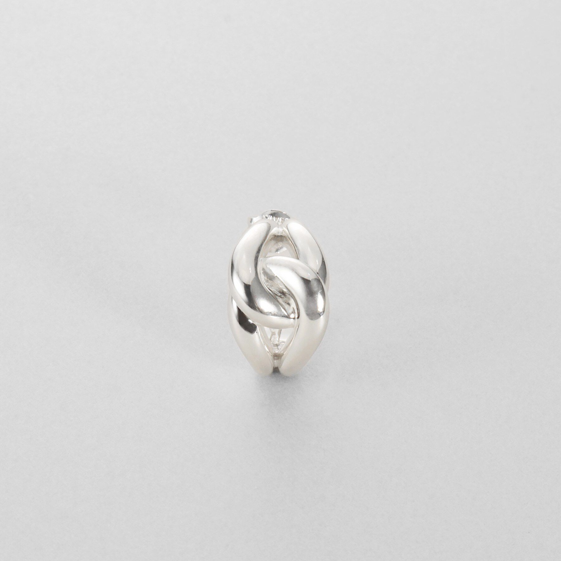 COCOSHNIK ONKITSCH「シルバー スモールフープ ノットピアス」|ピアス|