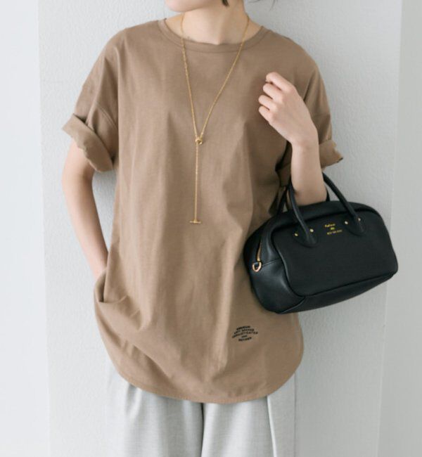  「【汗ジミ防止加工】ワンポイントロゴ刺繍Tシャツ」|シャツ・ブラウス|ベージュ