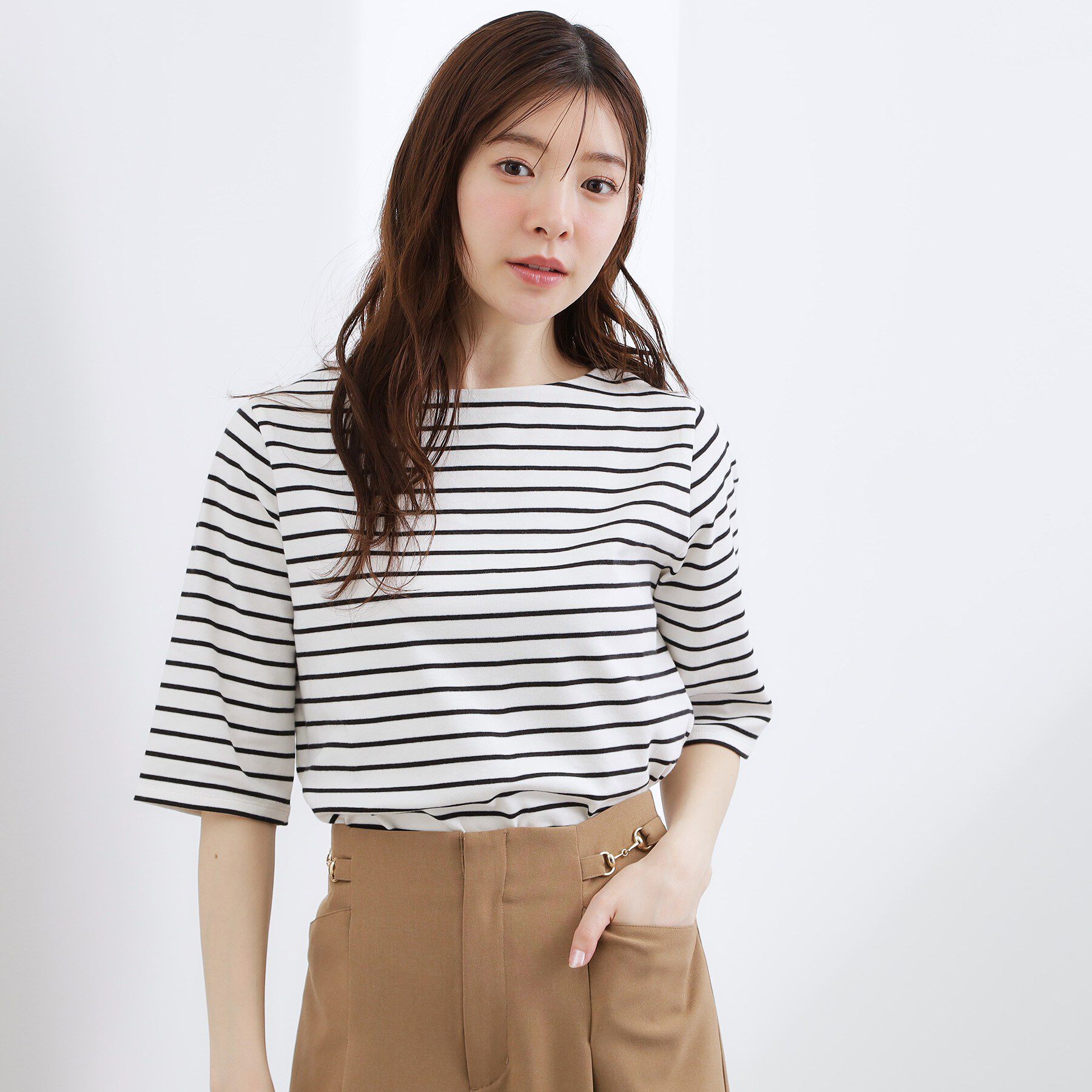 grove「【二の腕カバー/すっきり見え・抗菌防臭/UVカット】きちんと素材のボートネックTシャツ」|Tシャツ・カットソー|オフホワイト(303