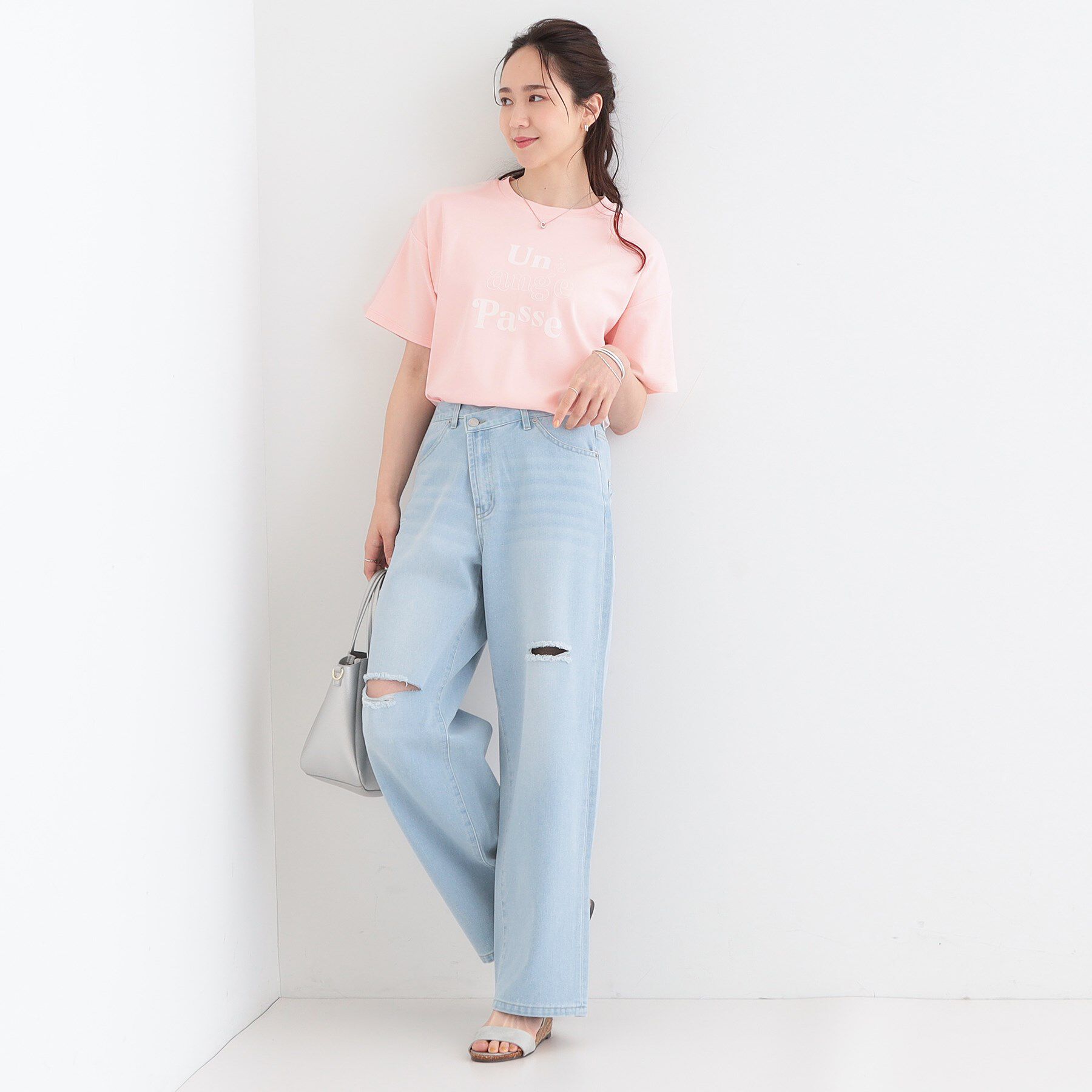 SHOO･LA･RUE「【S-LL】大人のきれいめカジュアルに フロッキーロゴTシャツ」|Tシャツ・カットソー|