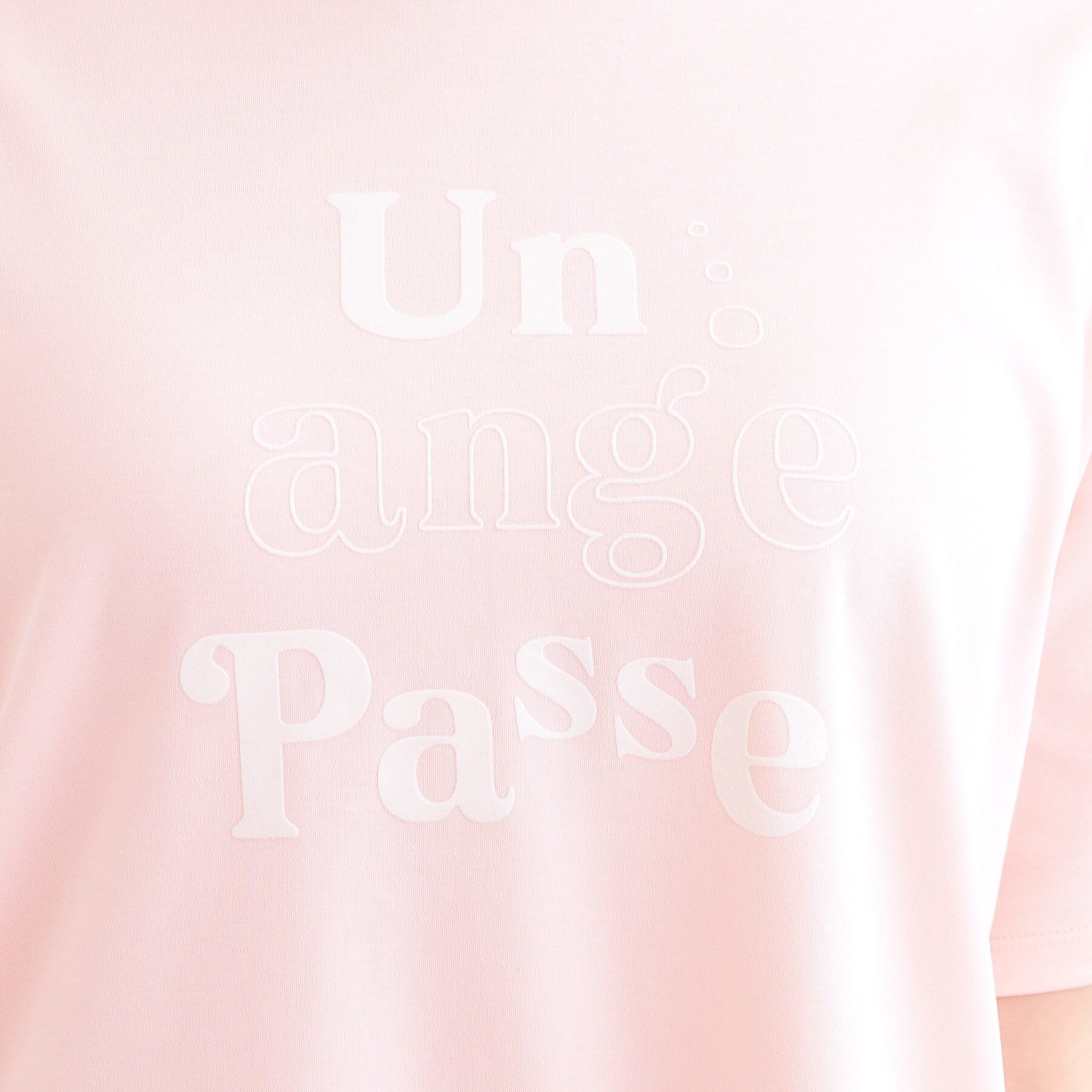SHOO･LA･RUE「【S-LL】大人のきれいめカジュアルに フロッキーロゴTシャツ」|Tシャツ・カットソー|
