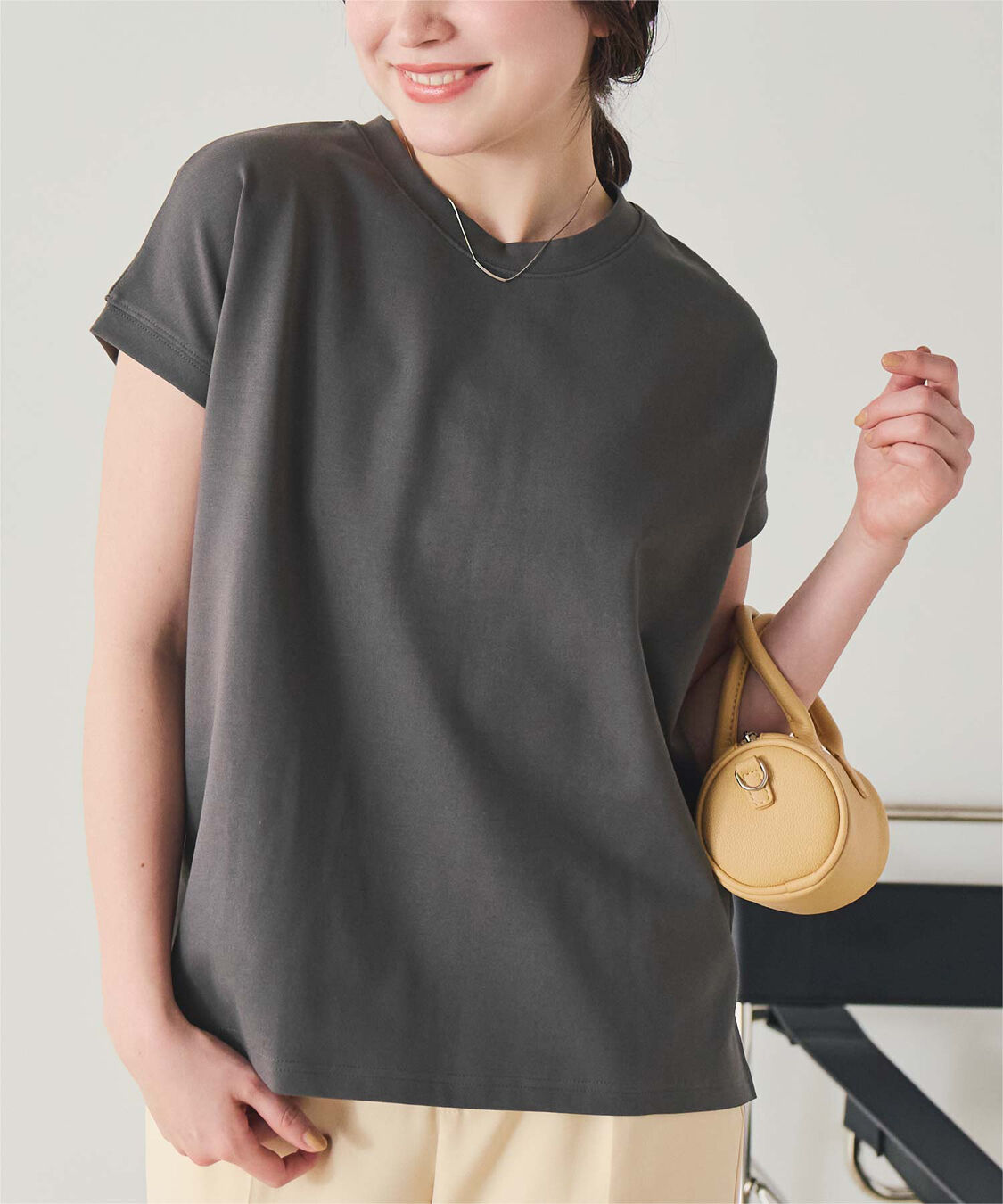 titivate「機能性カットソーフレンチスリーブトップス」|Tシャツ・カットソー|チャコール