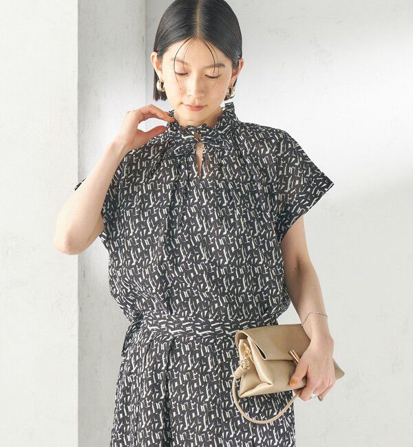 SHIPS for women「《予約》〈手洗い可能〉サッカー プリント フリル ネック 半袖 ブラウス」|シャツ・ブラウス|