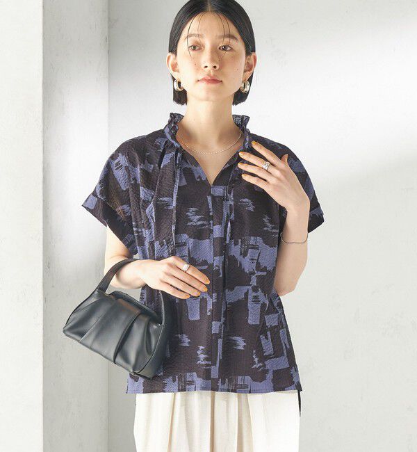 SHIPS for women「《予約》〈手洗い可能〉サッカー プリント フリル ネック 半袖 ブラウス」|シャツ・ブラウス|