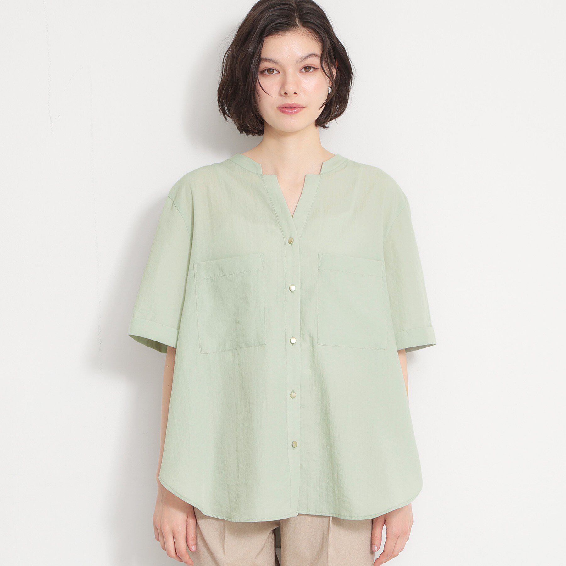THE SHOP TK「【M-XL/二の腕カバー】ダブルポケット金ボタン 5分袖シャツ」|シャツ・ブラウス|